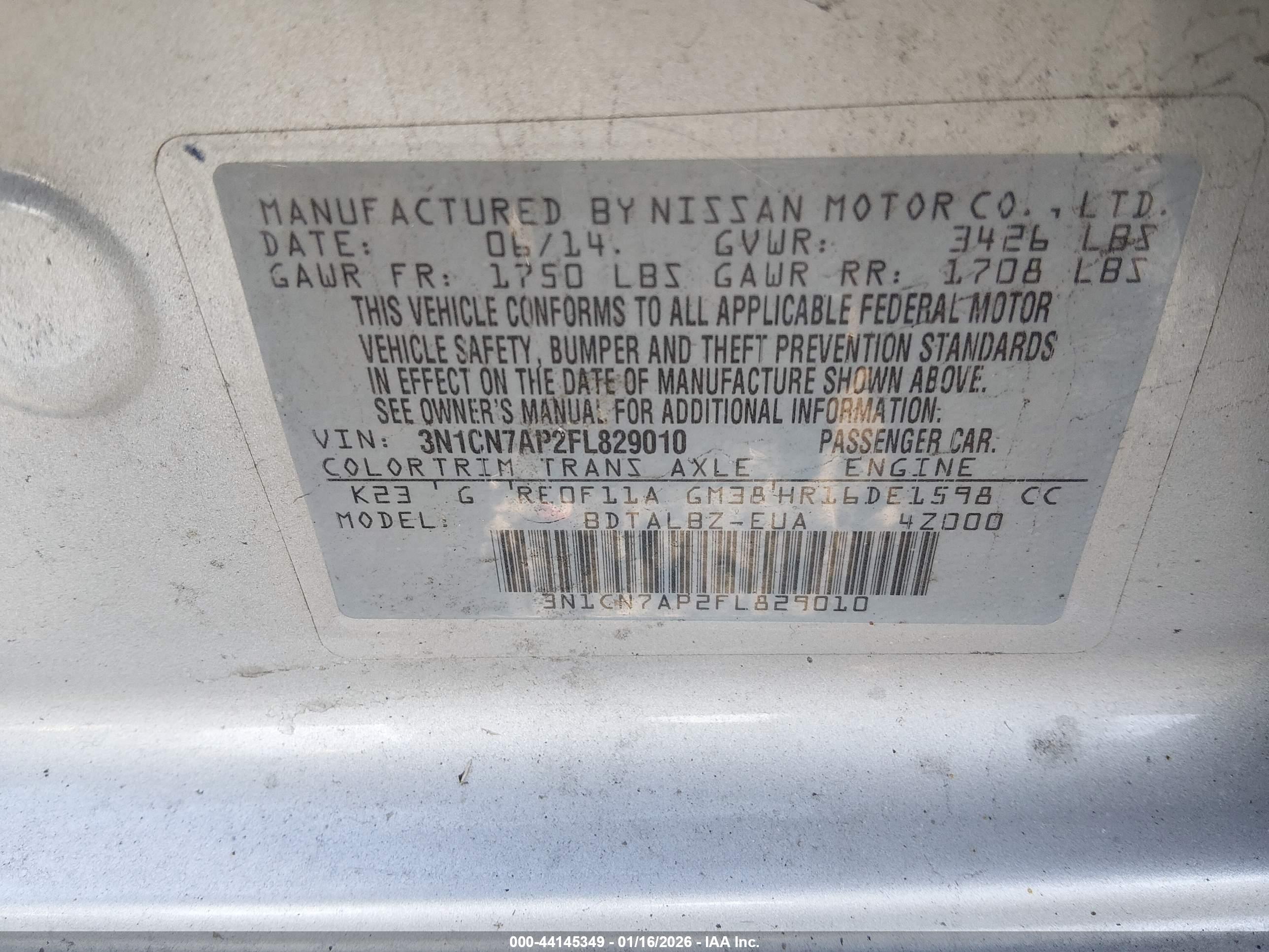 NISSAN VERSA image 9