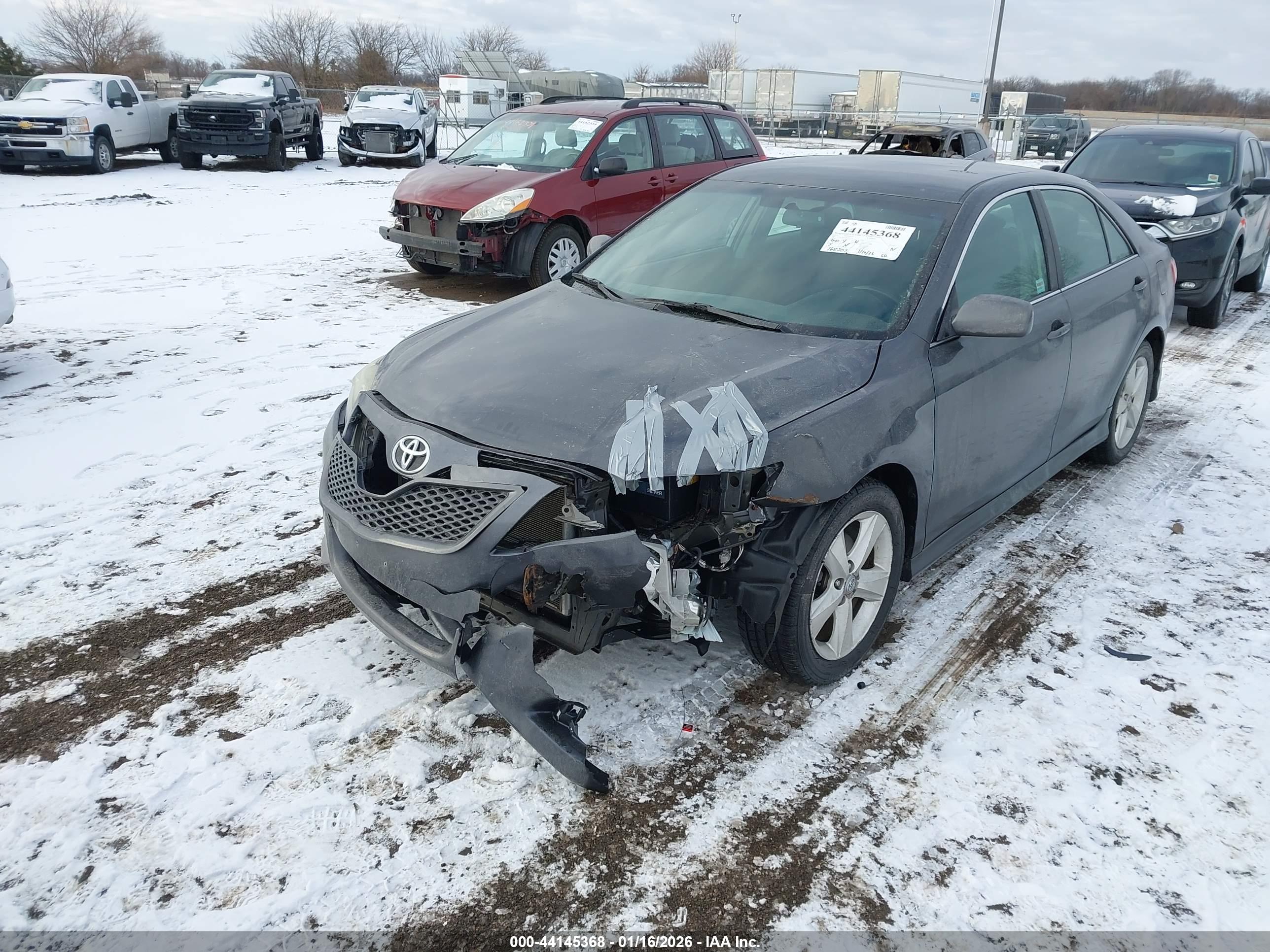 TOYOTA CAMRY image 2