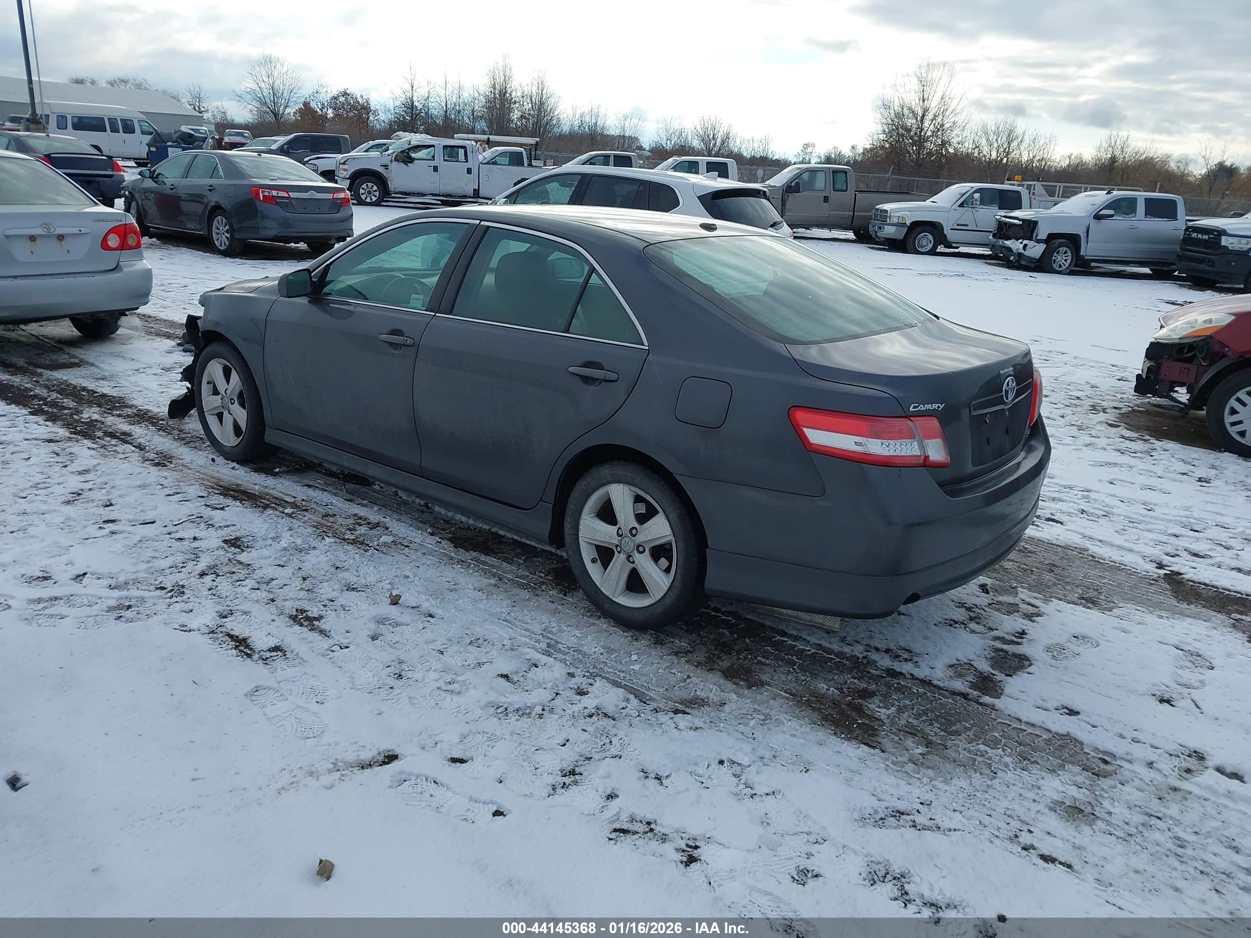 TOYOTA CAMRY image 3
