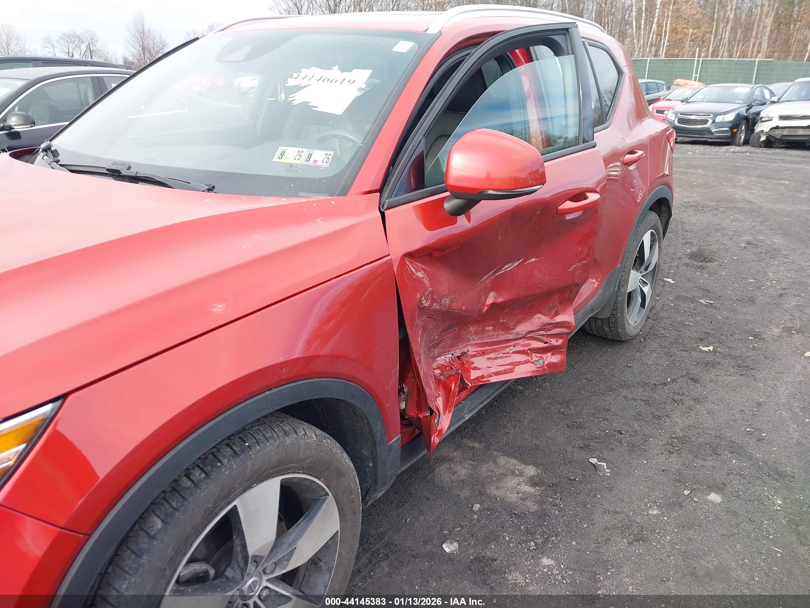 VOLVO XC40 image 6