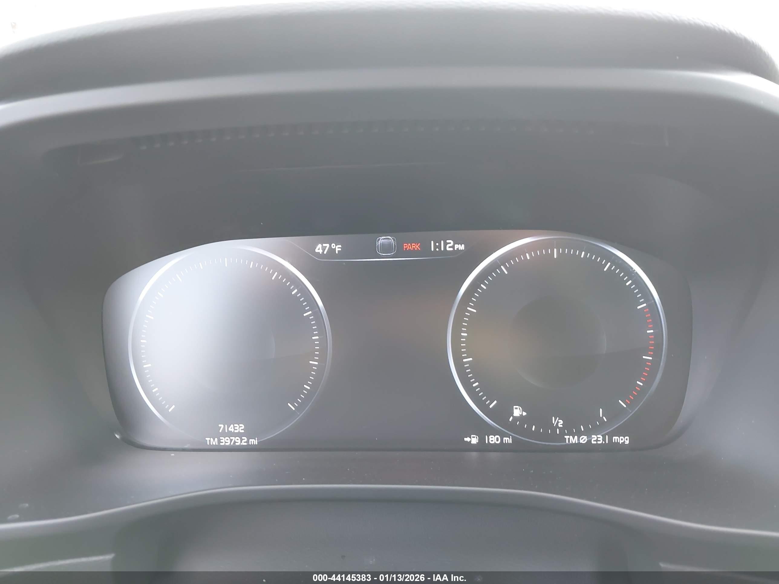 VOLVO XC40 image 7