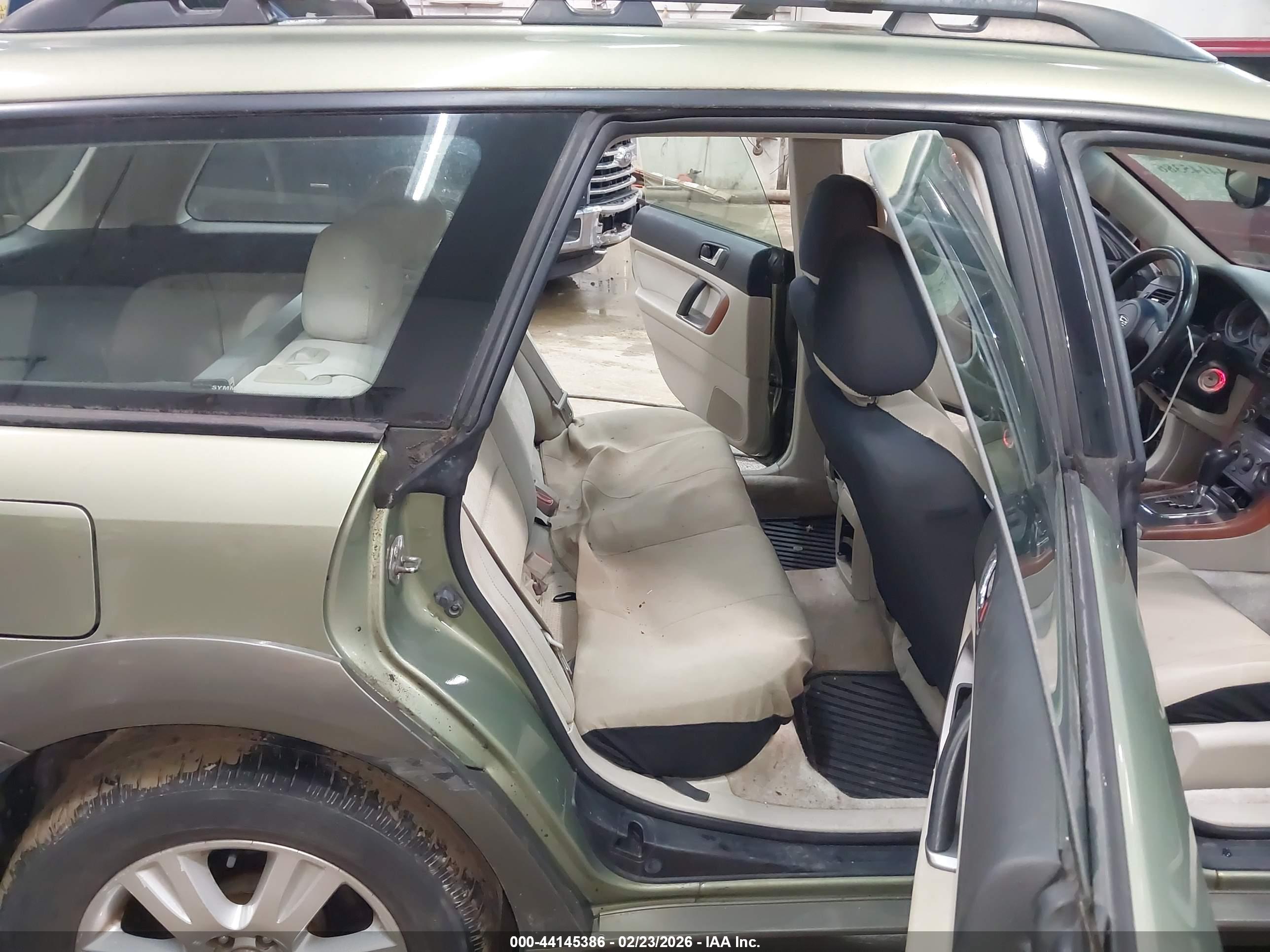 SUBARU OUTBACK image 8