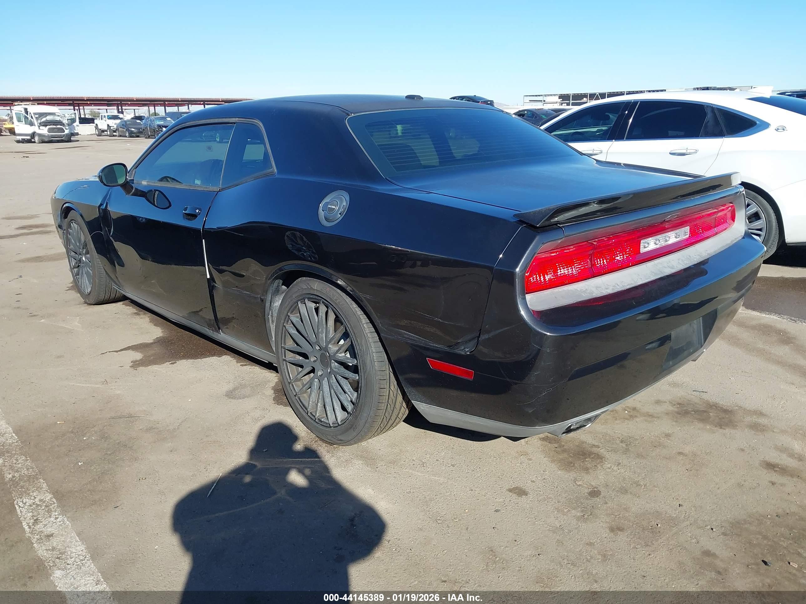 DODGE CHALLENGER image 3