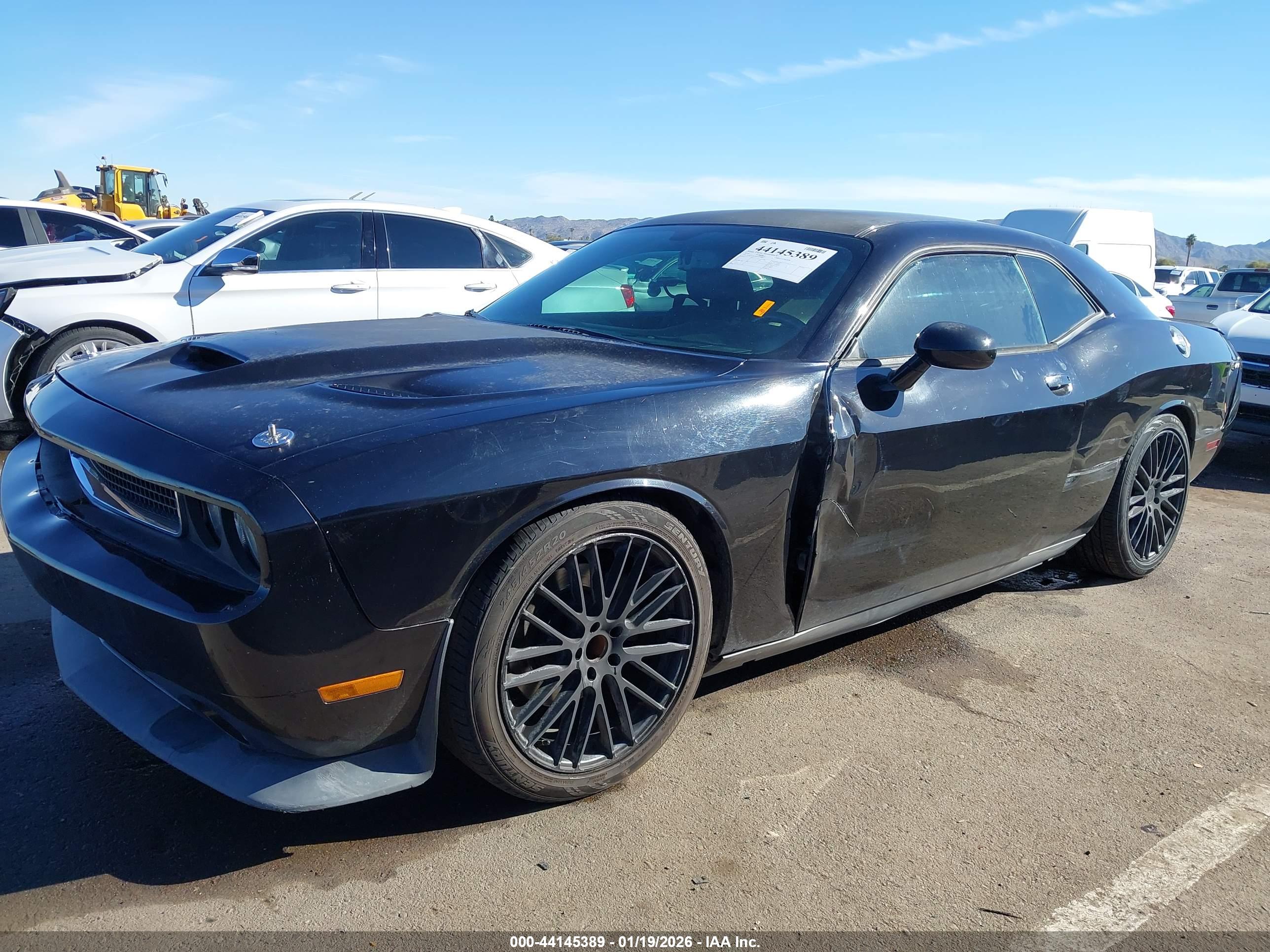 DODGE CHALLENGER image 6
