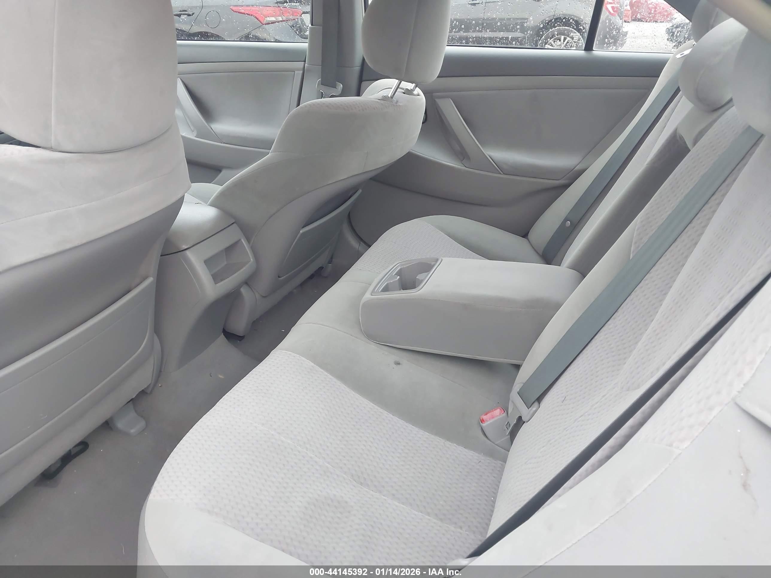 TOYOTA CAMRY image 8