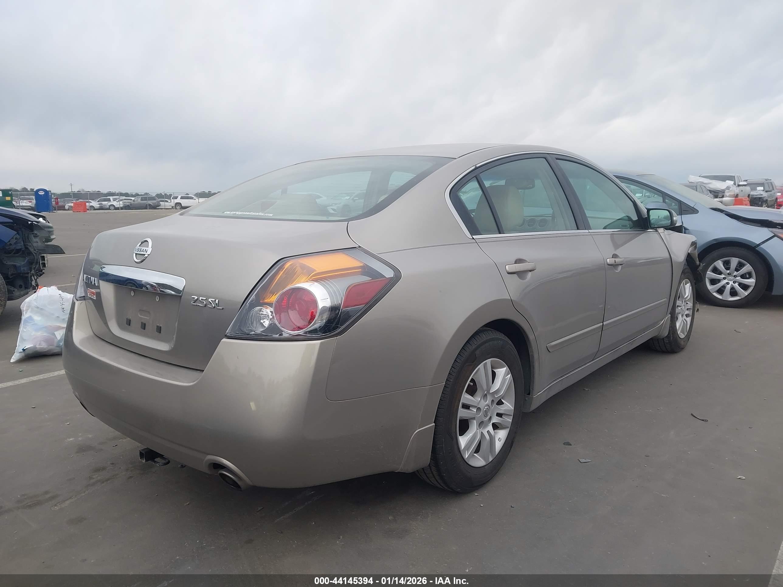 NISSAN ALTIMA image 4