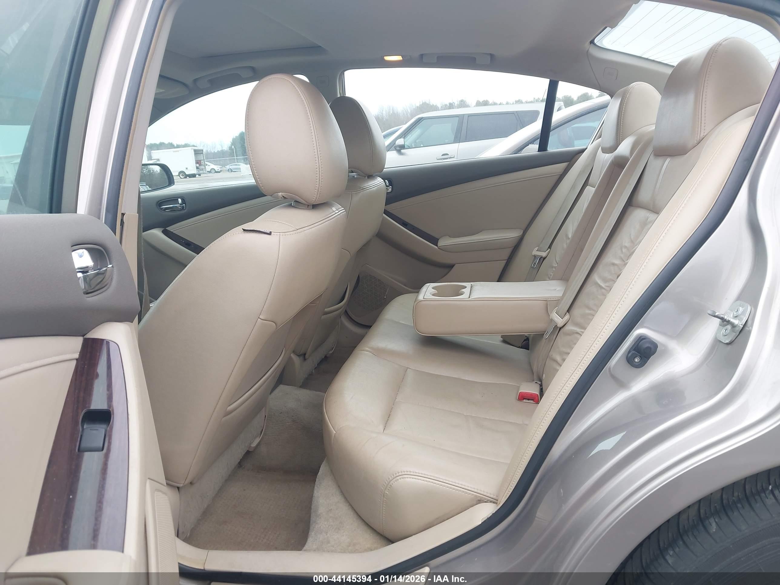 NISSAN ALTIMA image 8