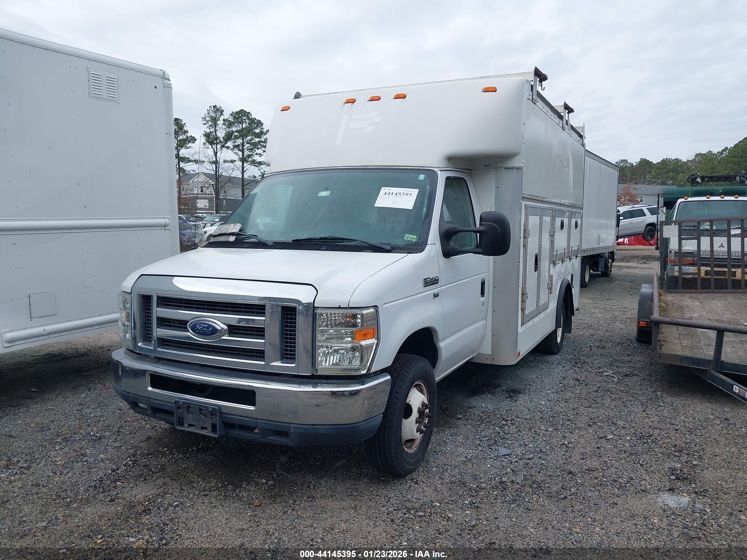 FORD E-350 image 2