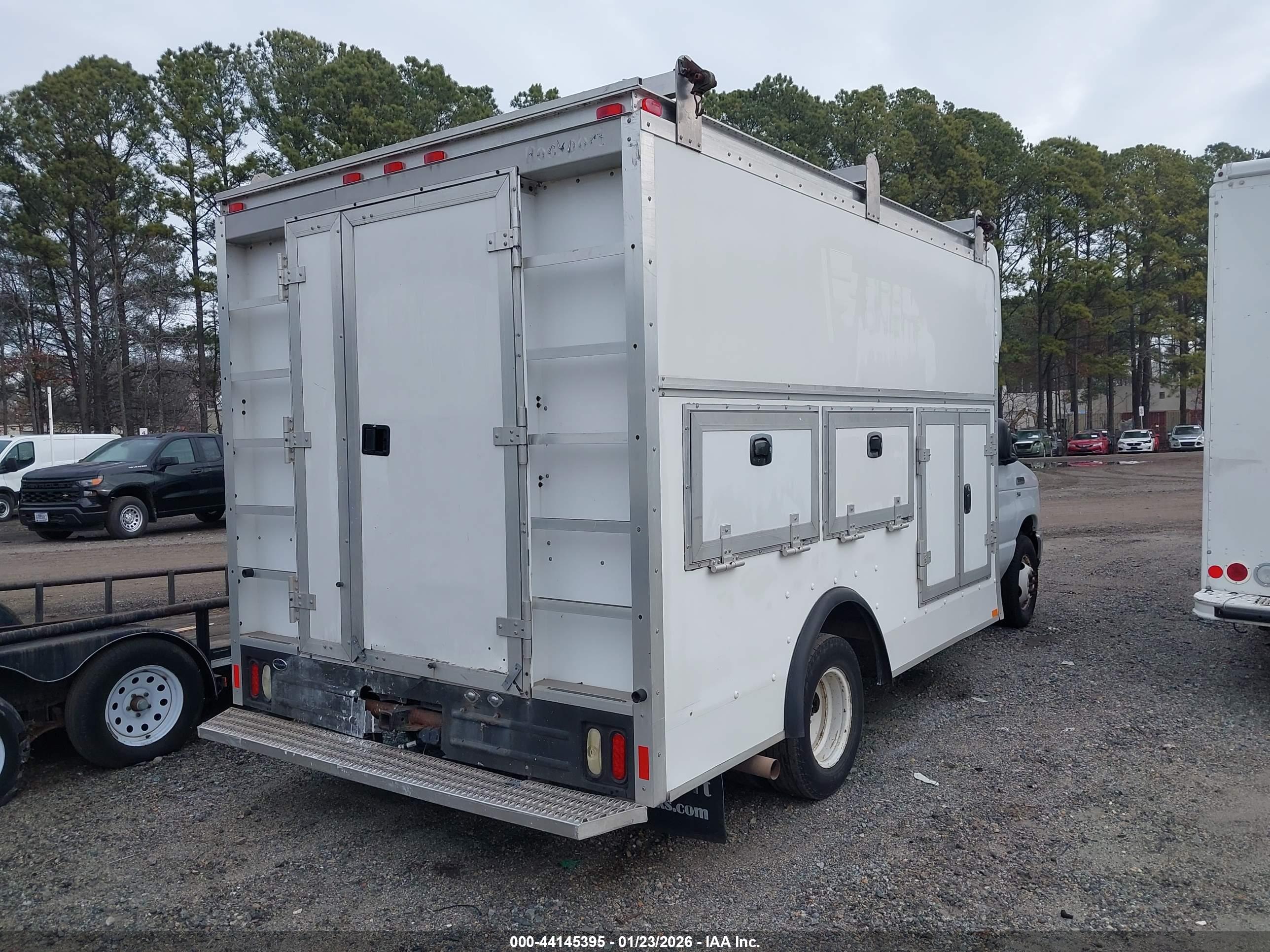 FORD E-350 image 4