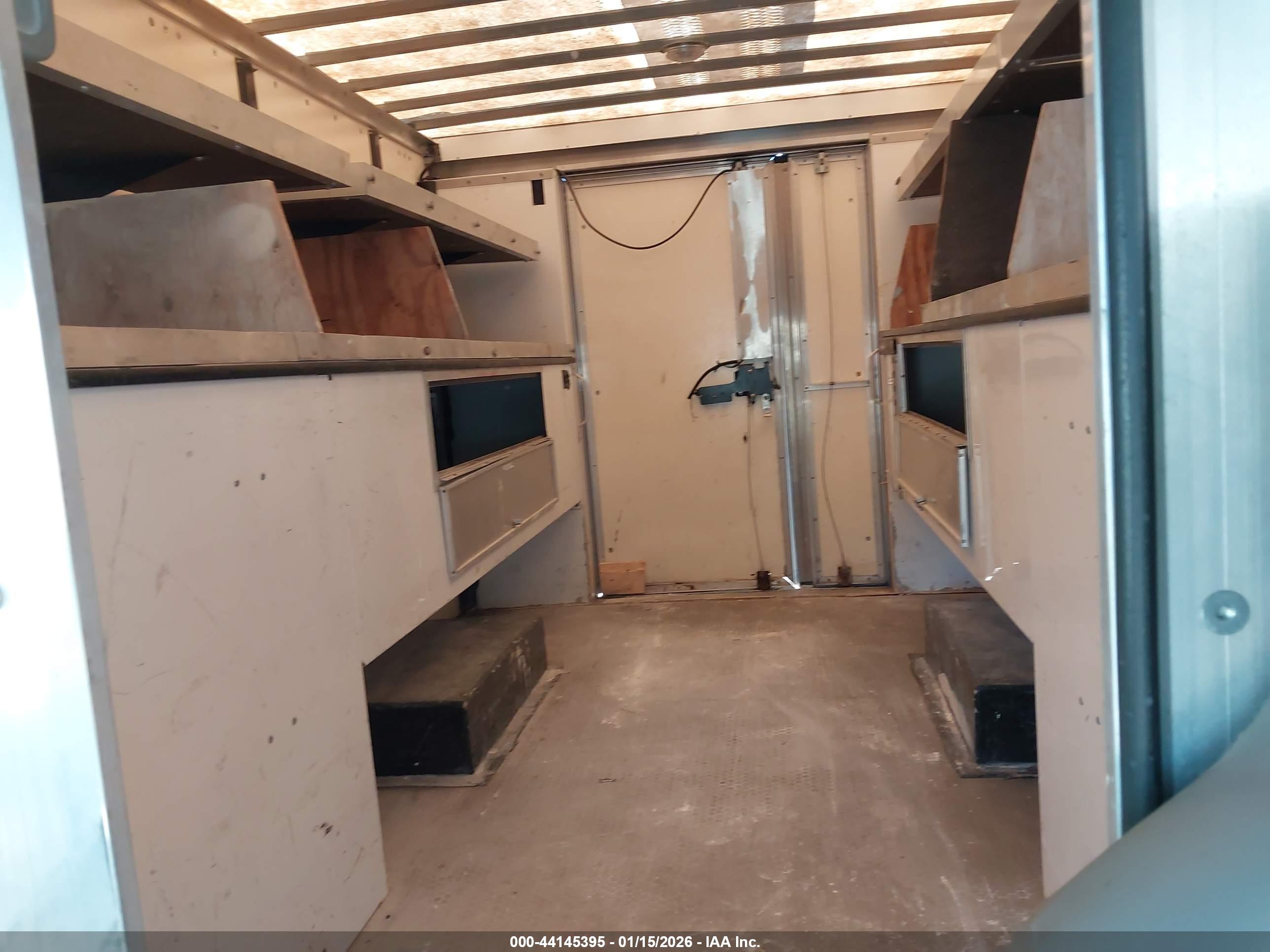 FORD E-350 image 8
