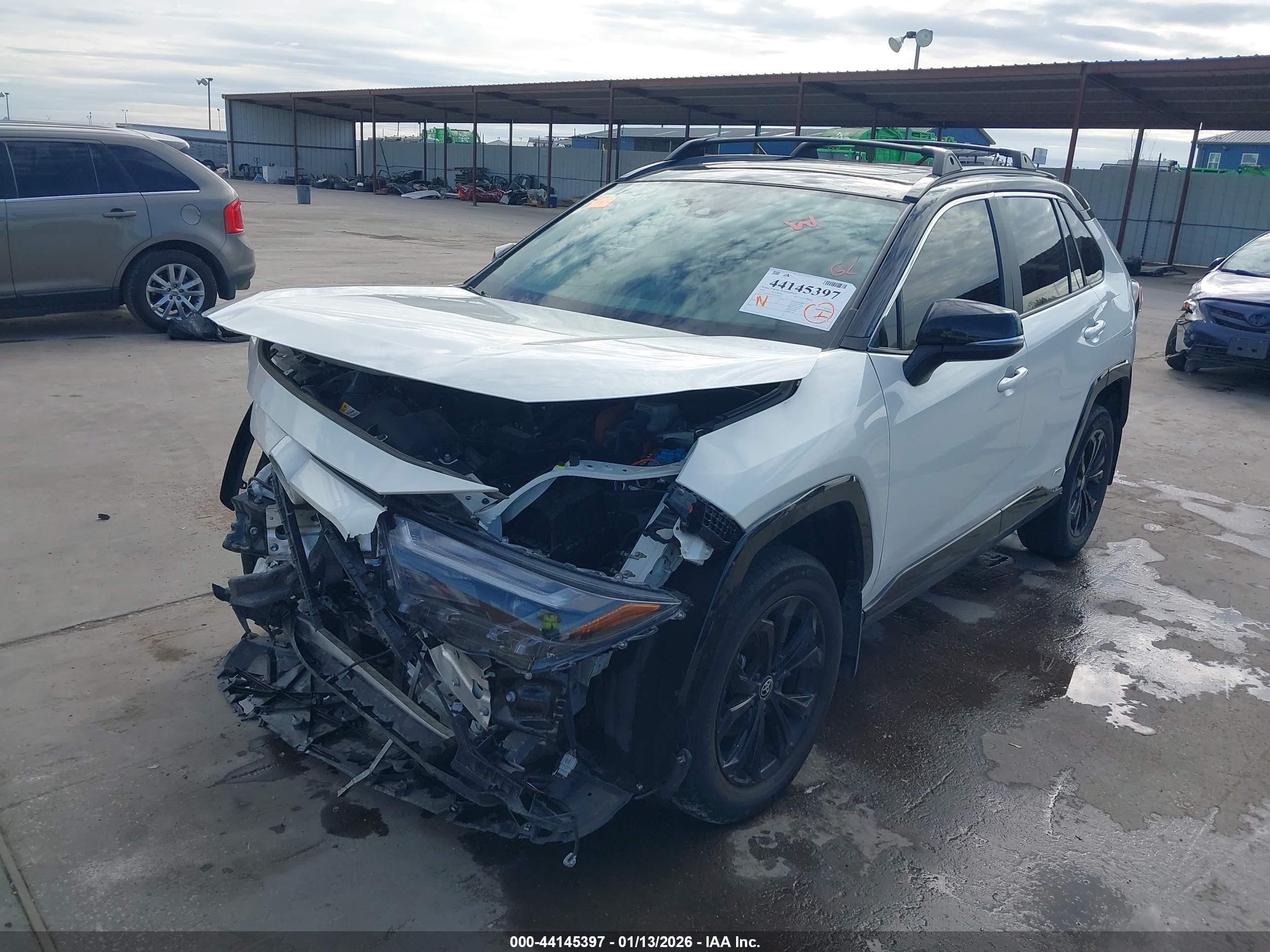 TOYOTA RAV4 image 2