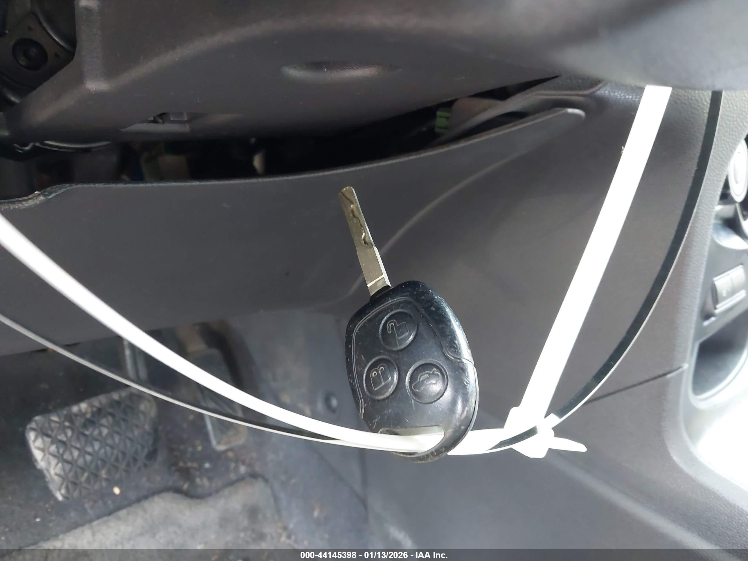 FORD FIESTA image 11
