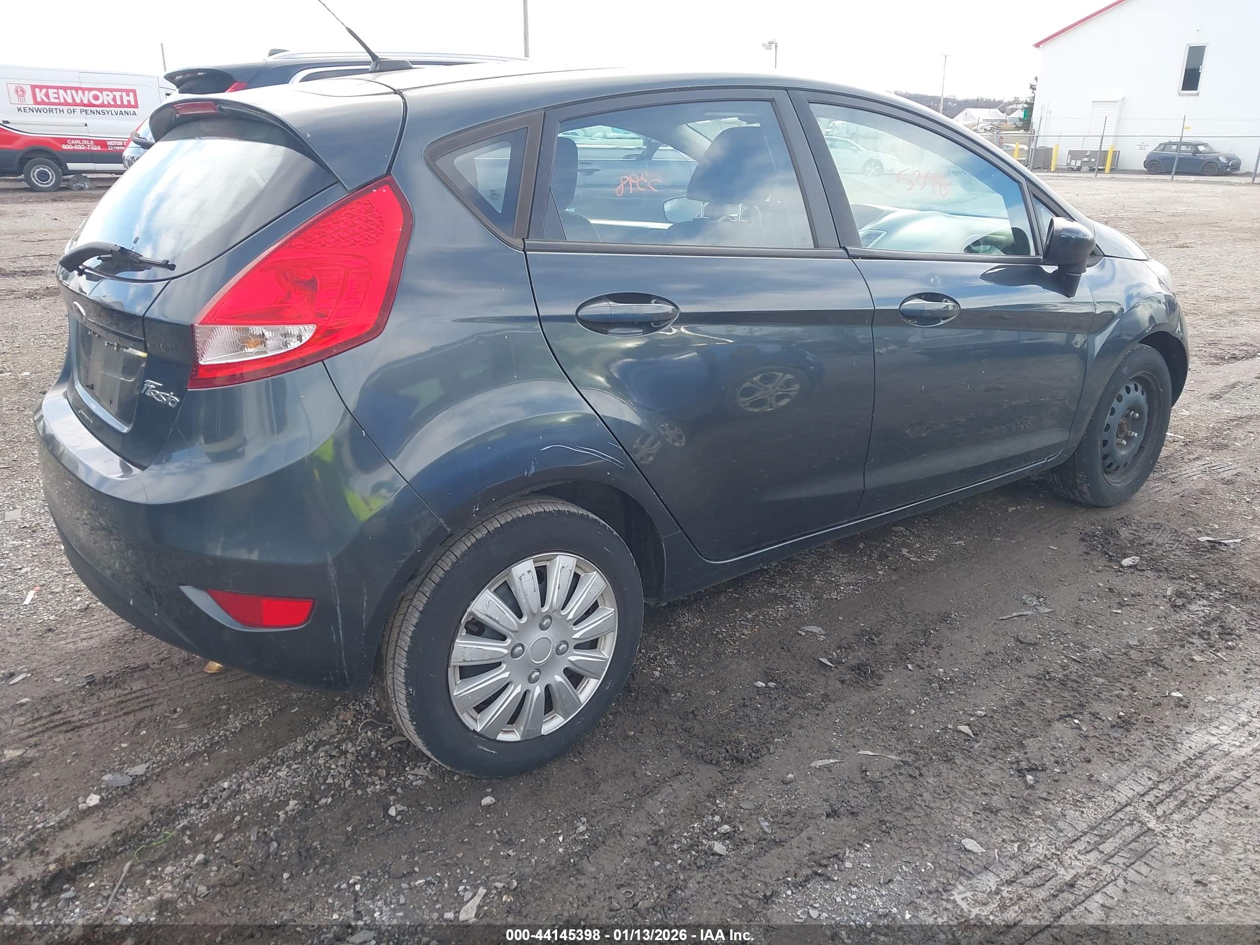 FORD FIESTA image 4