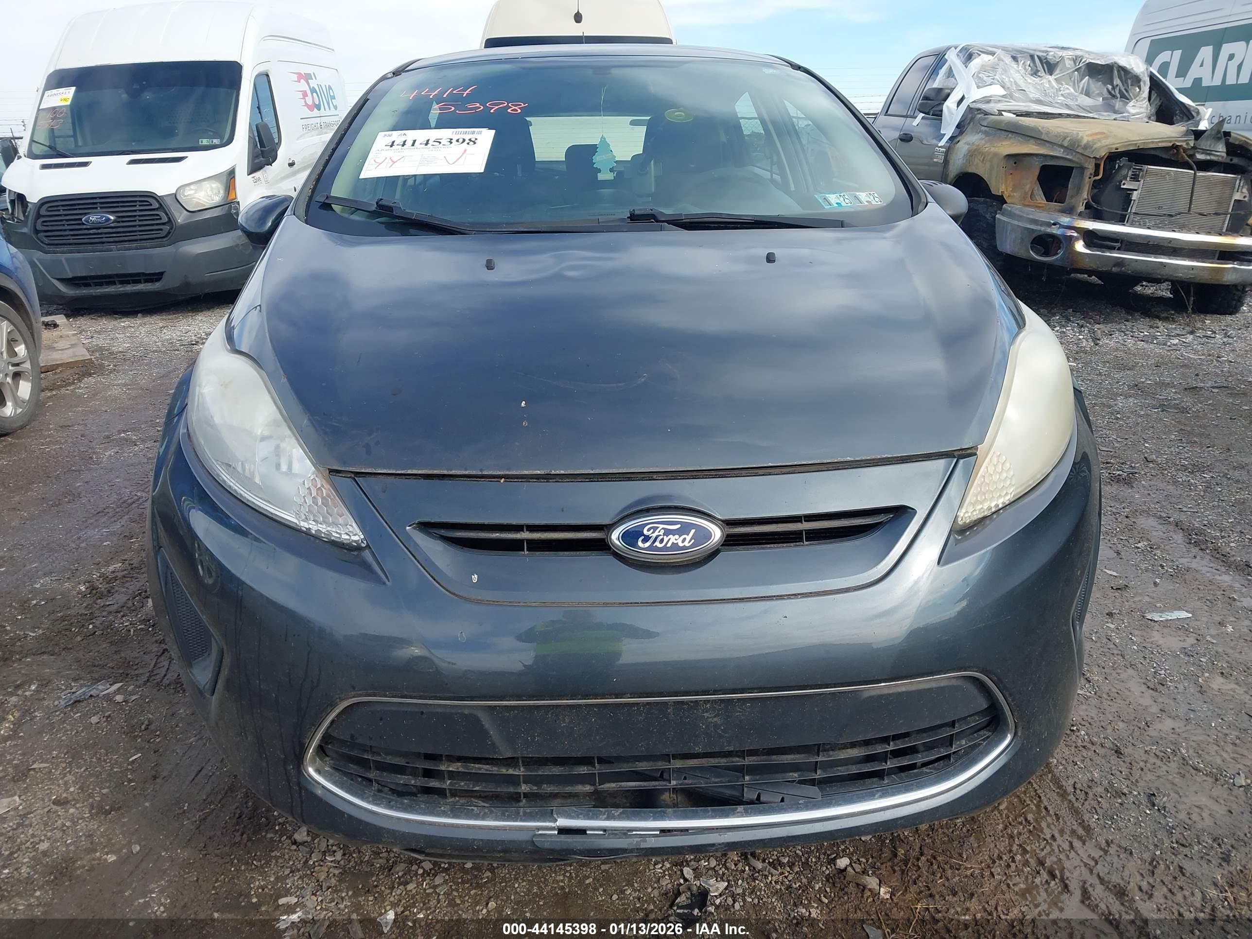FORD FIESTA image 6