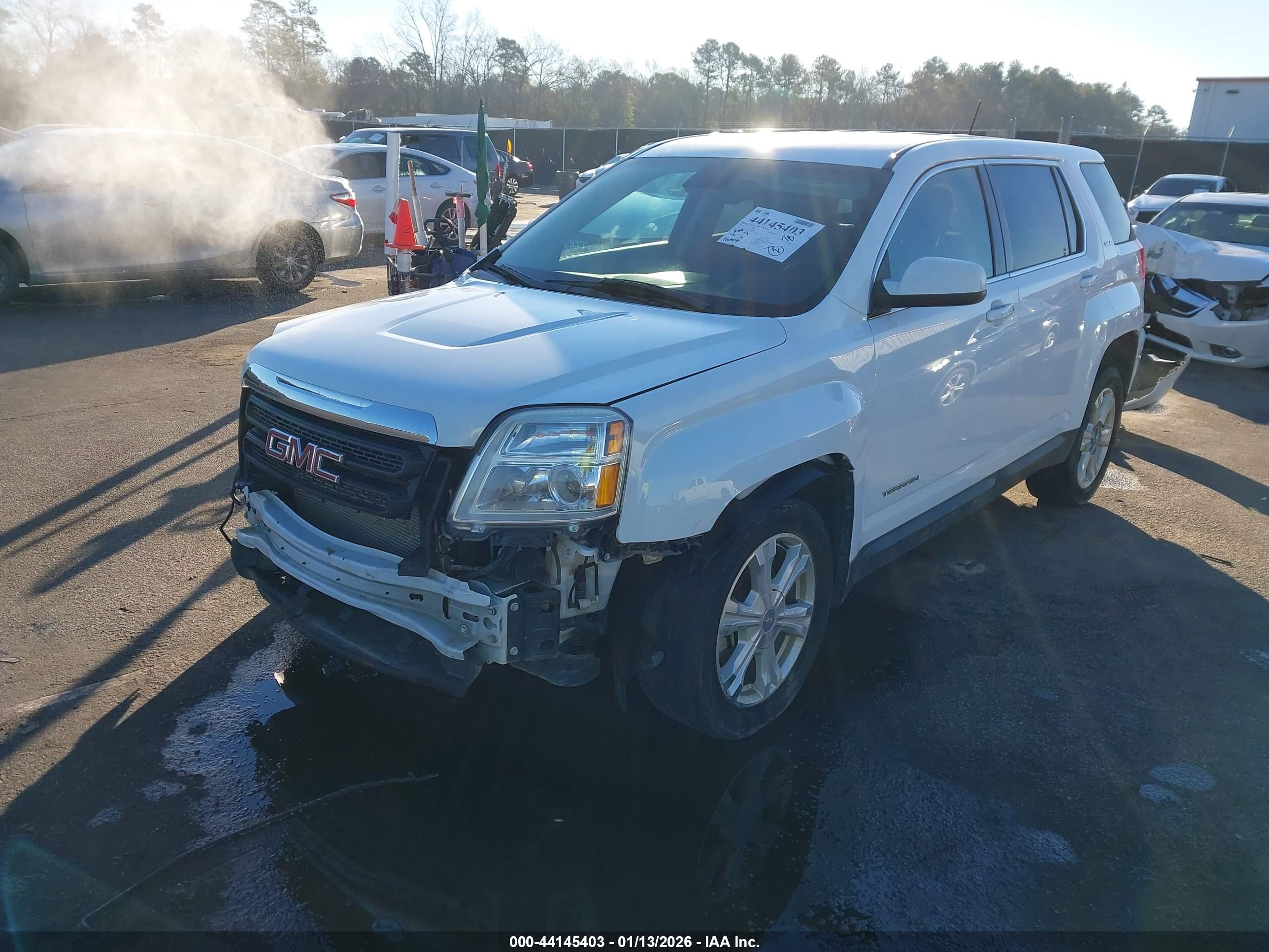GMC TERRAIN image 2