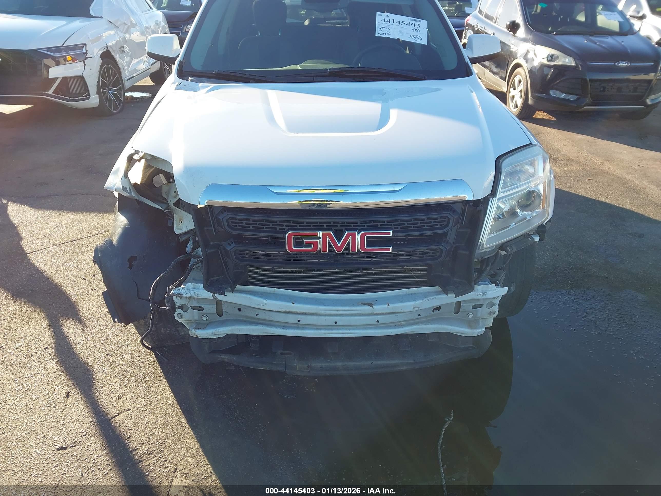 GMC TERRAIN image 6
