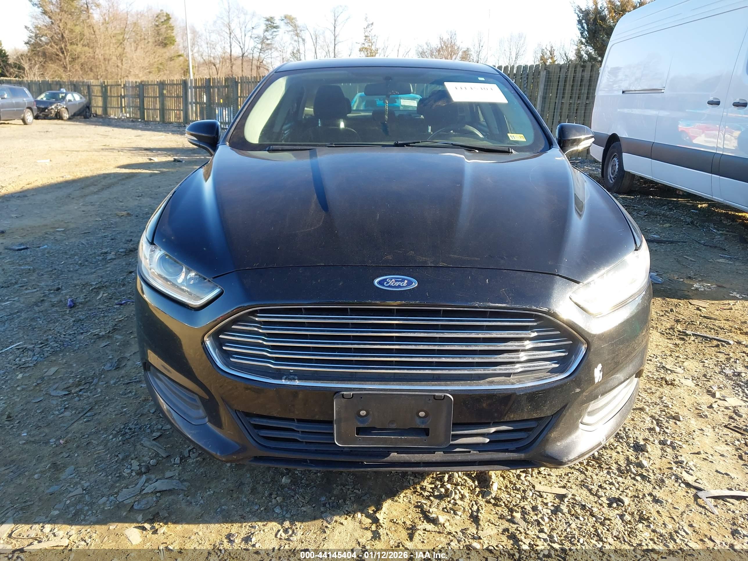 FORD FUSION image 6