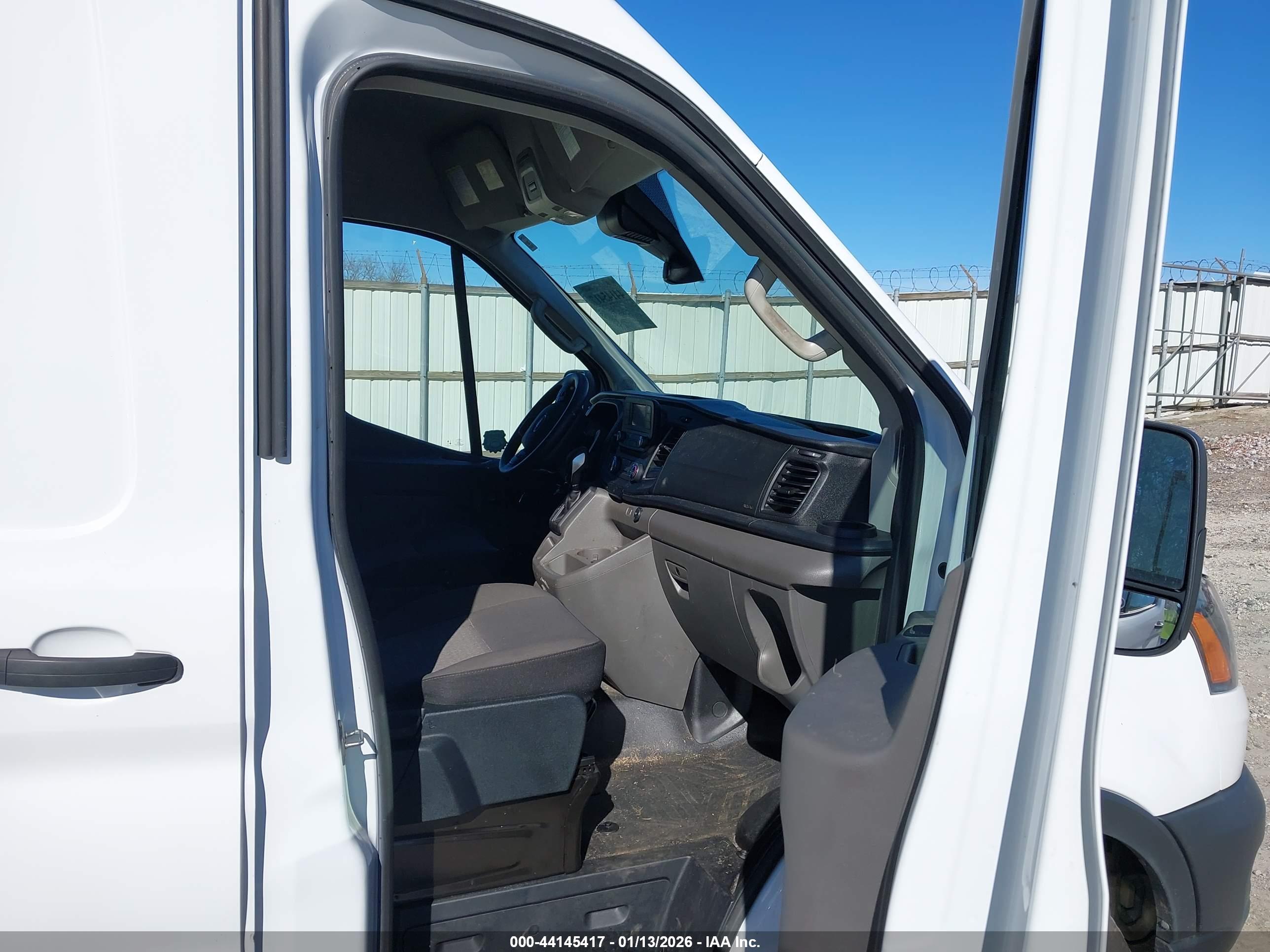 FORD TRANSIT-250 image 5