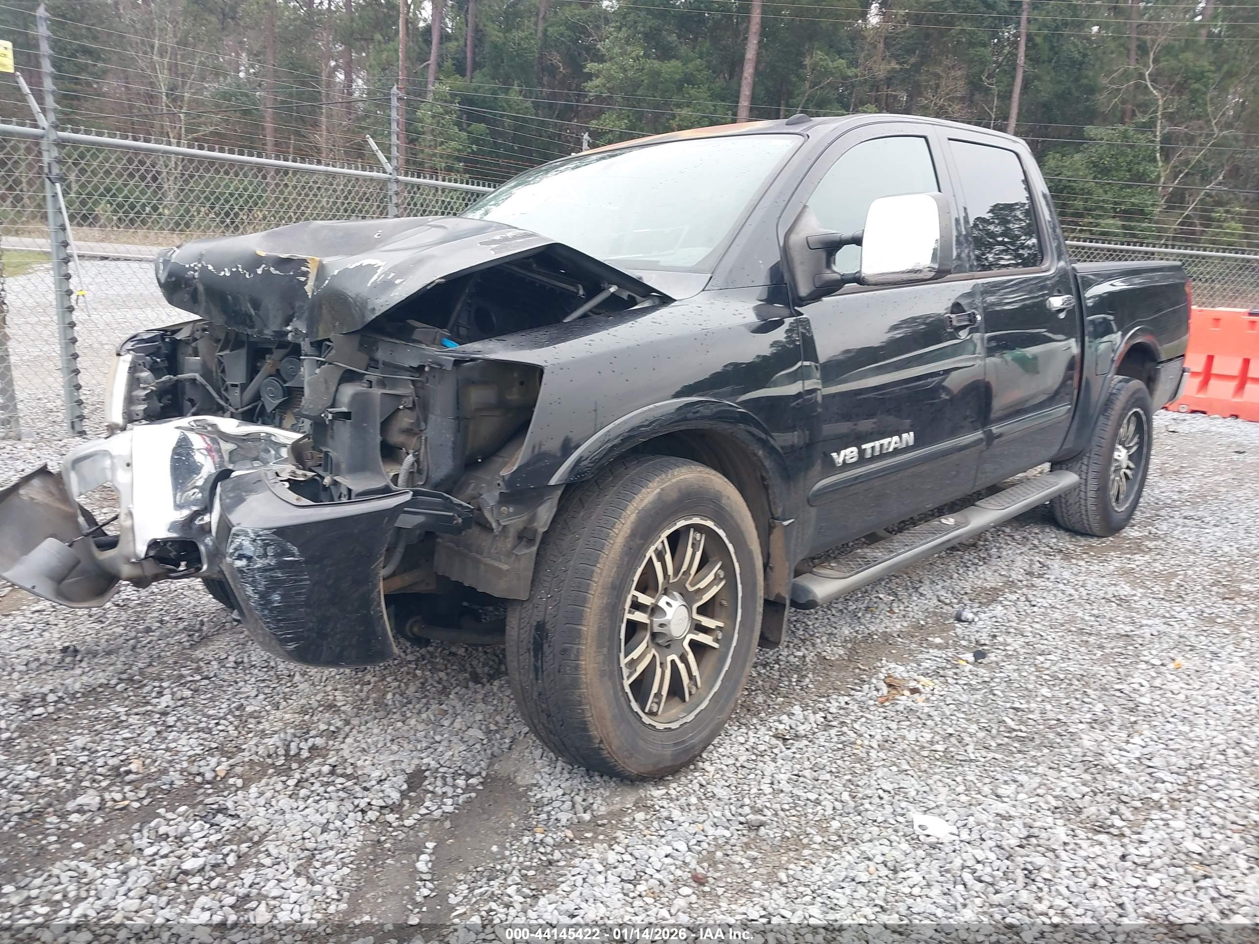 NISSAN TITAN image 2