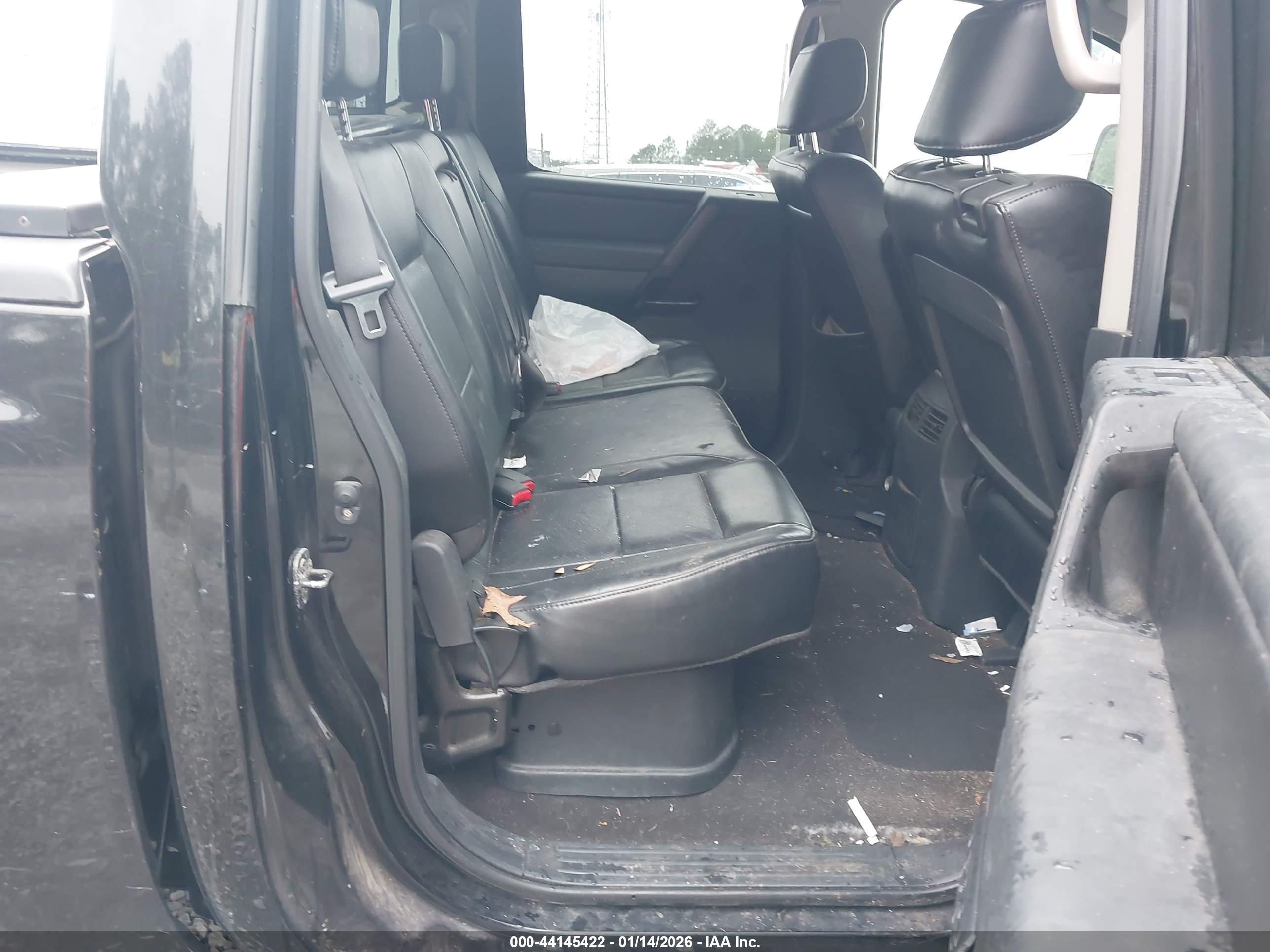 NISSAN TITAN image 8