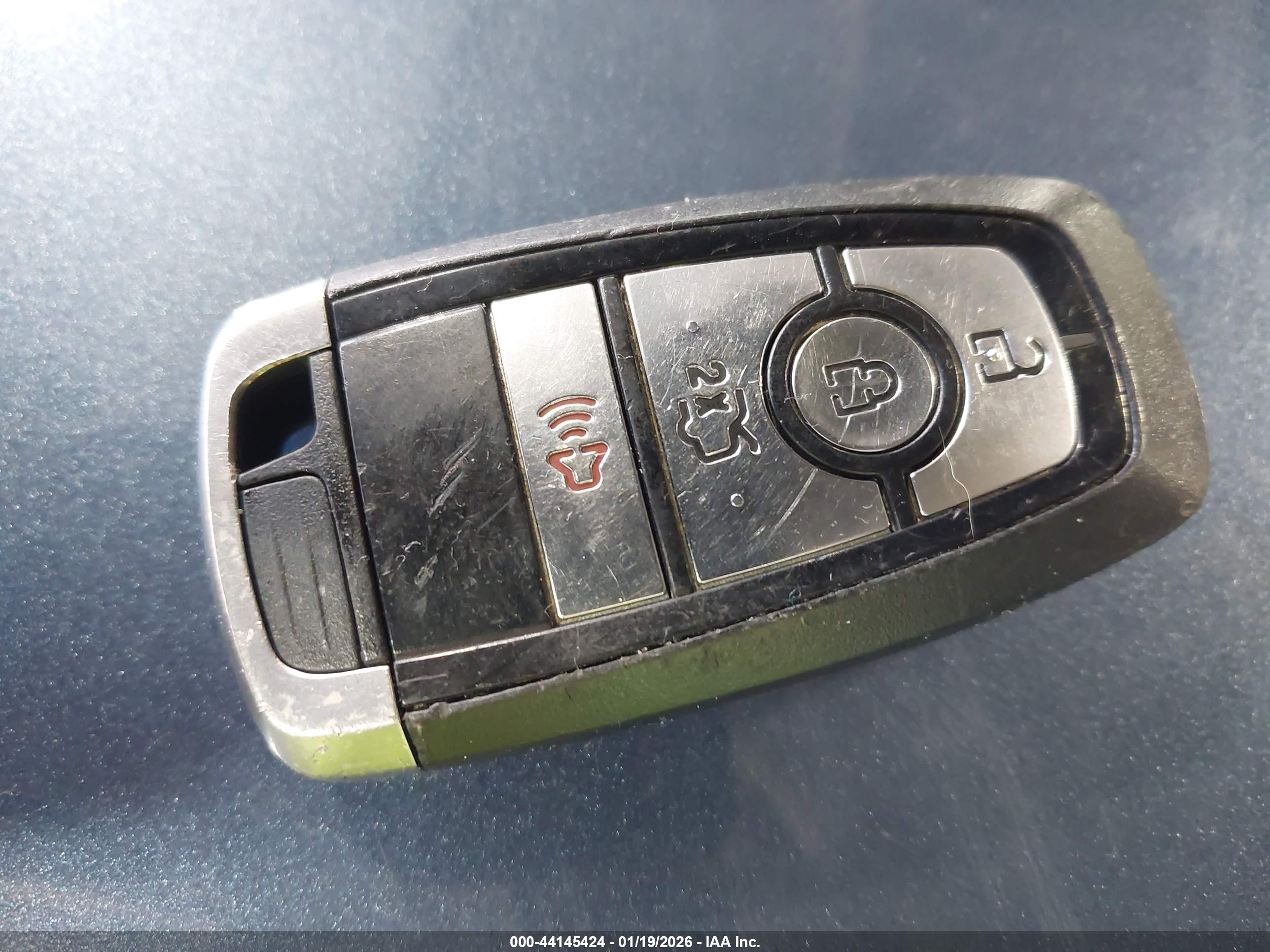 FORD FUSION image 11