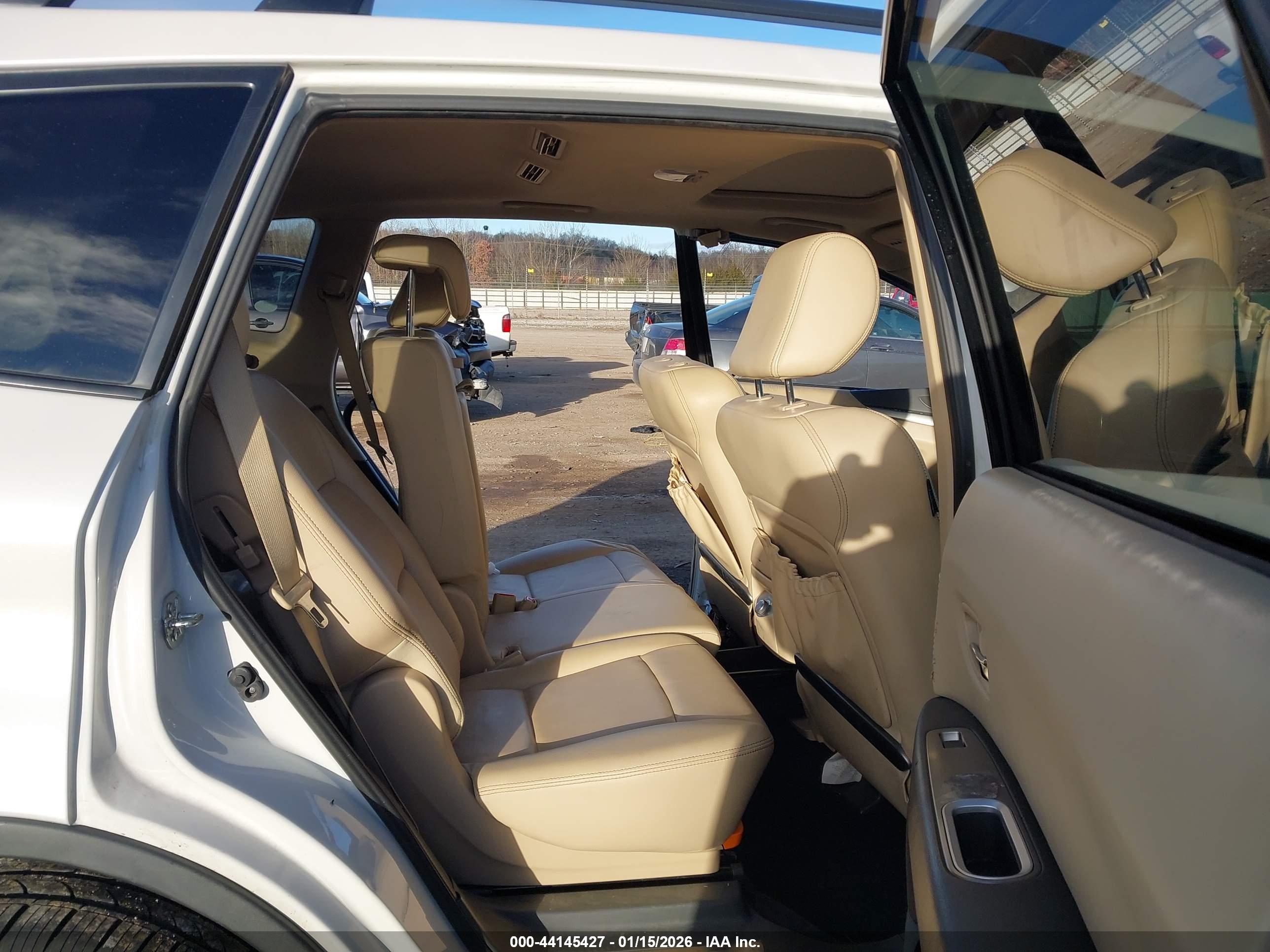 SUBARU TRIBECA image 8