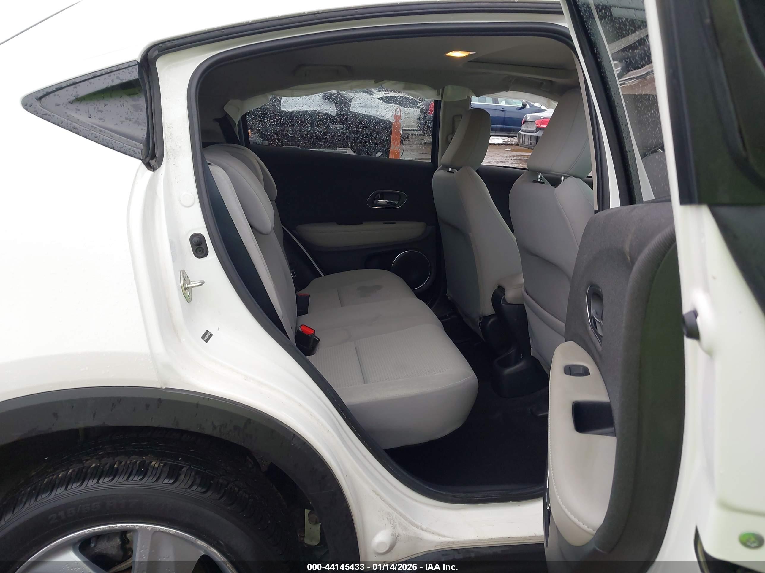 HONDA HR-V image 8