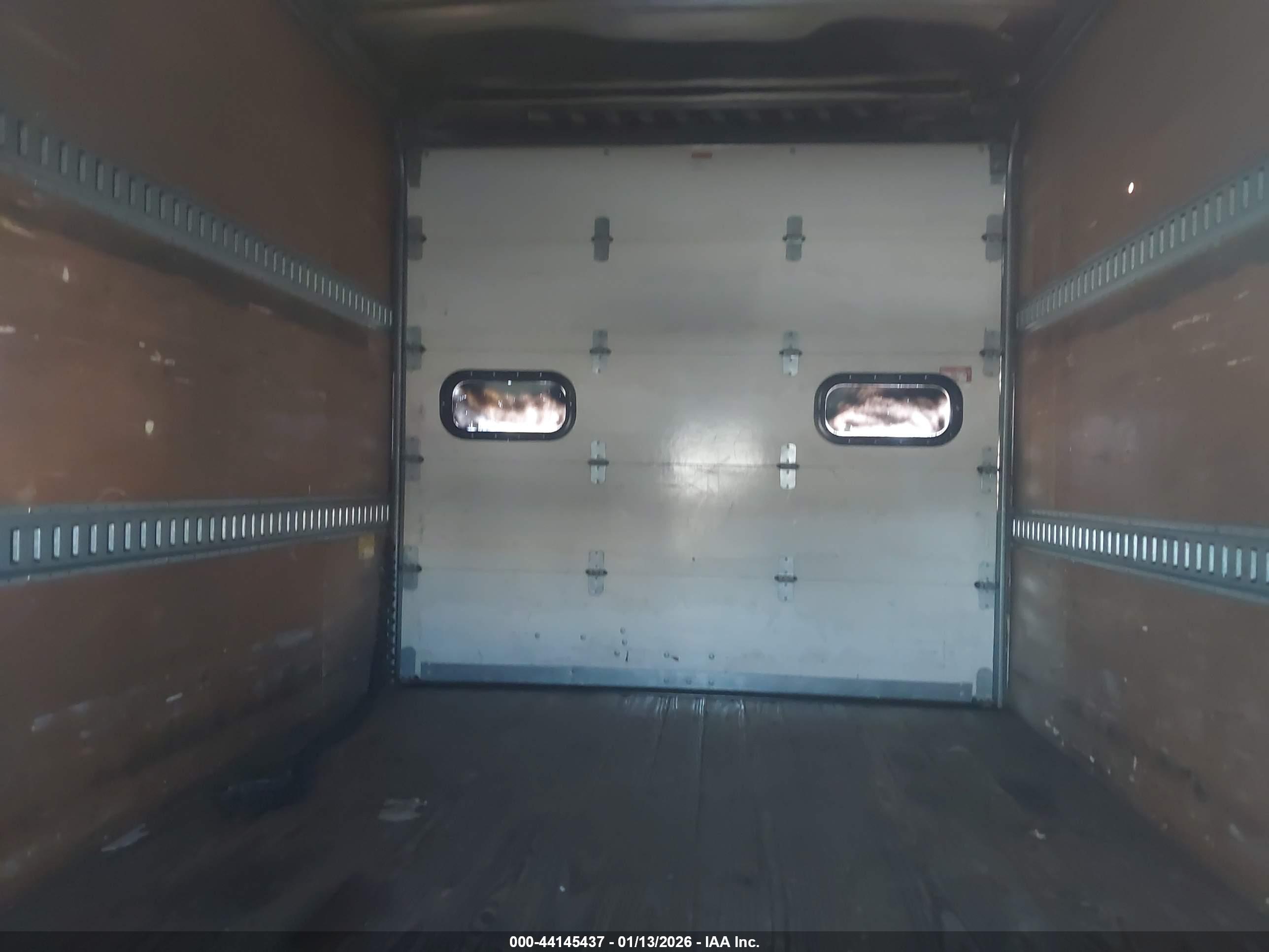 CHEVROLET EXPRESS image 7