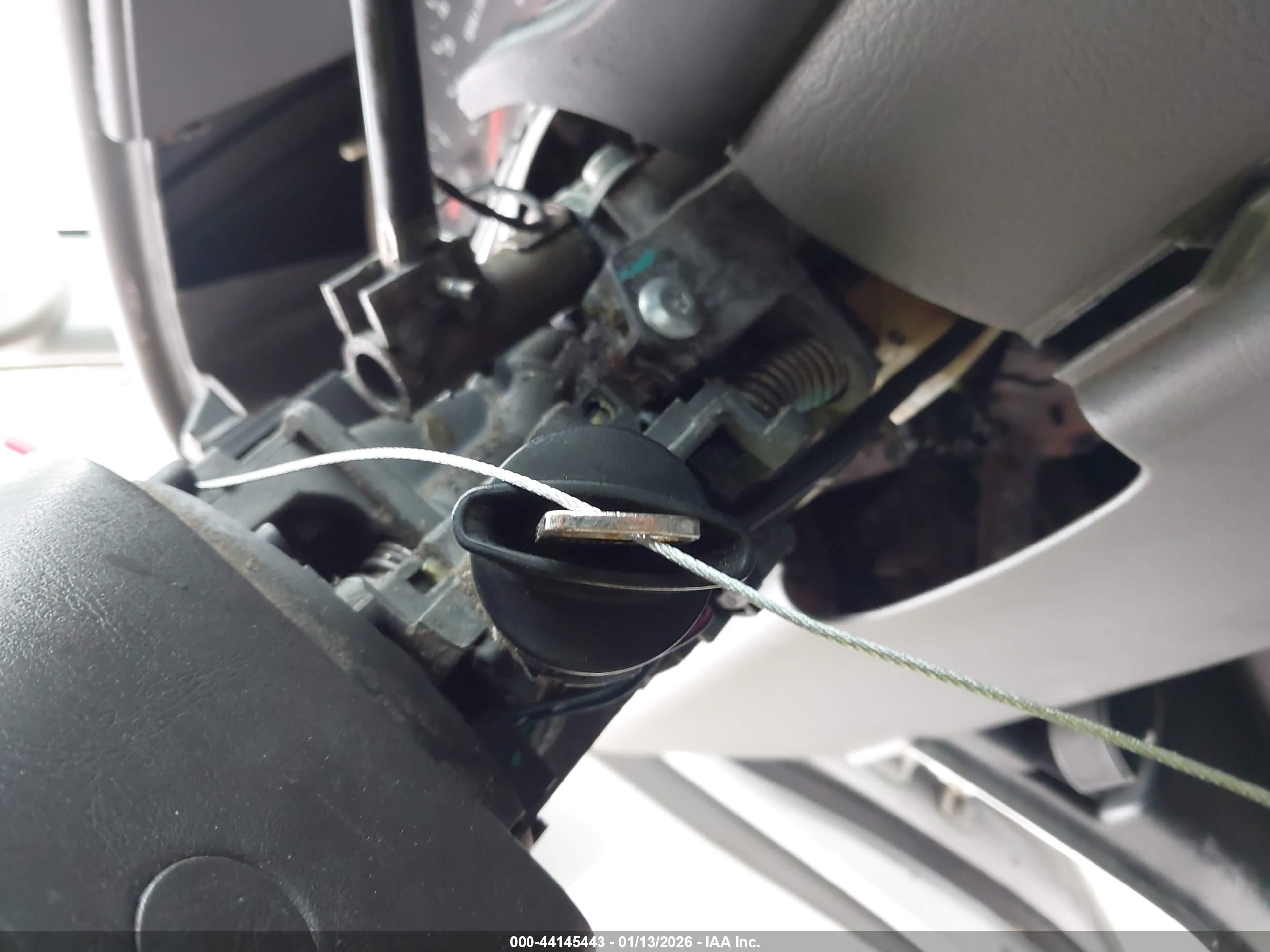 FORD E-250 image 11