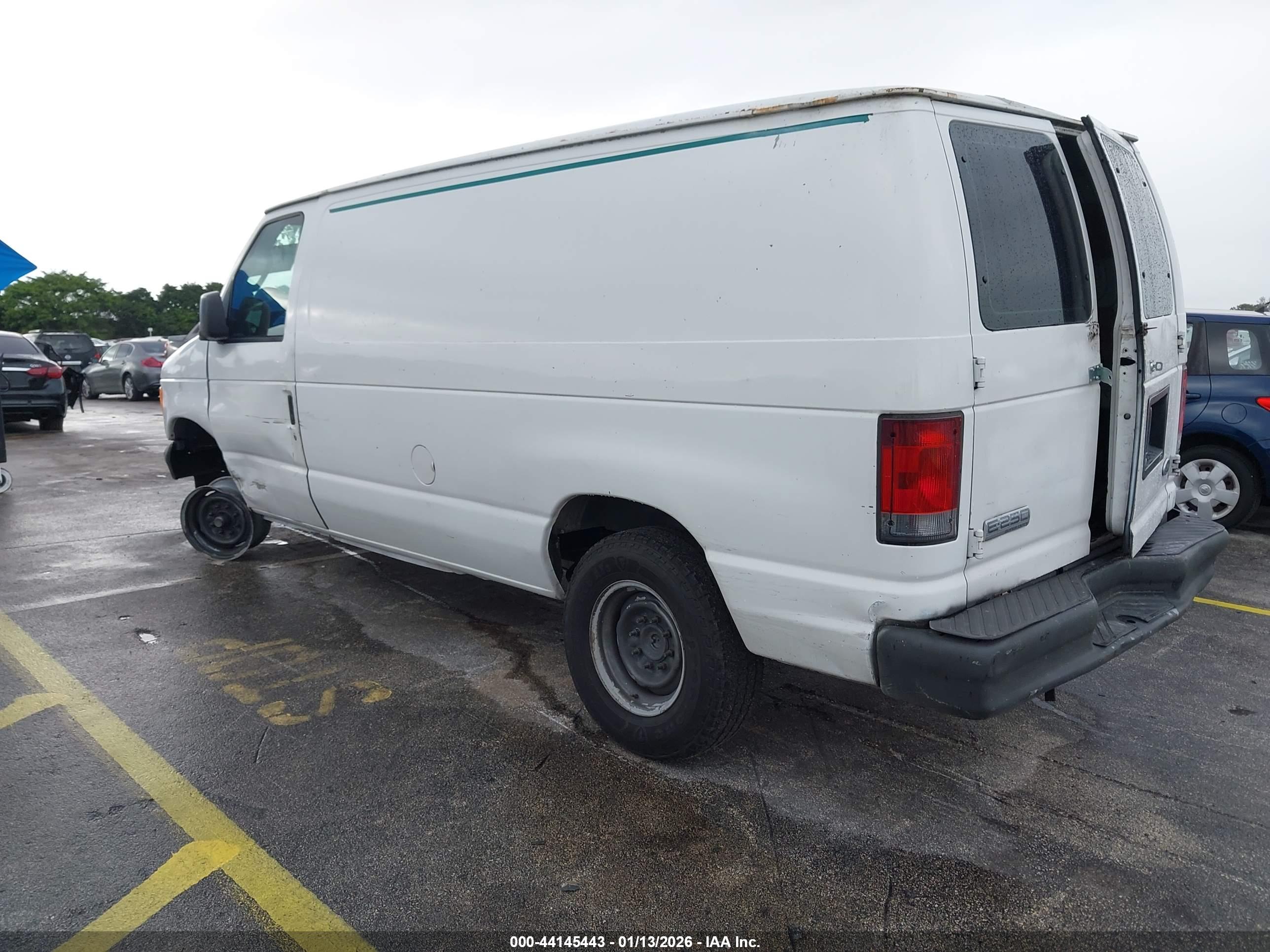 FORD E-250 image 6