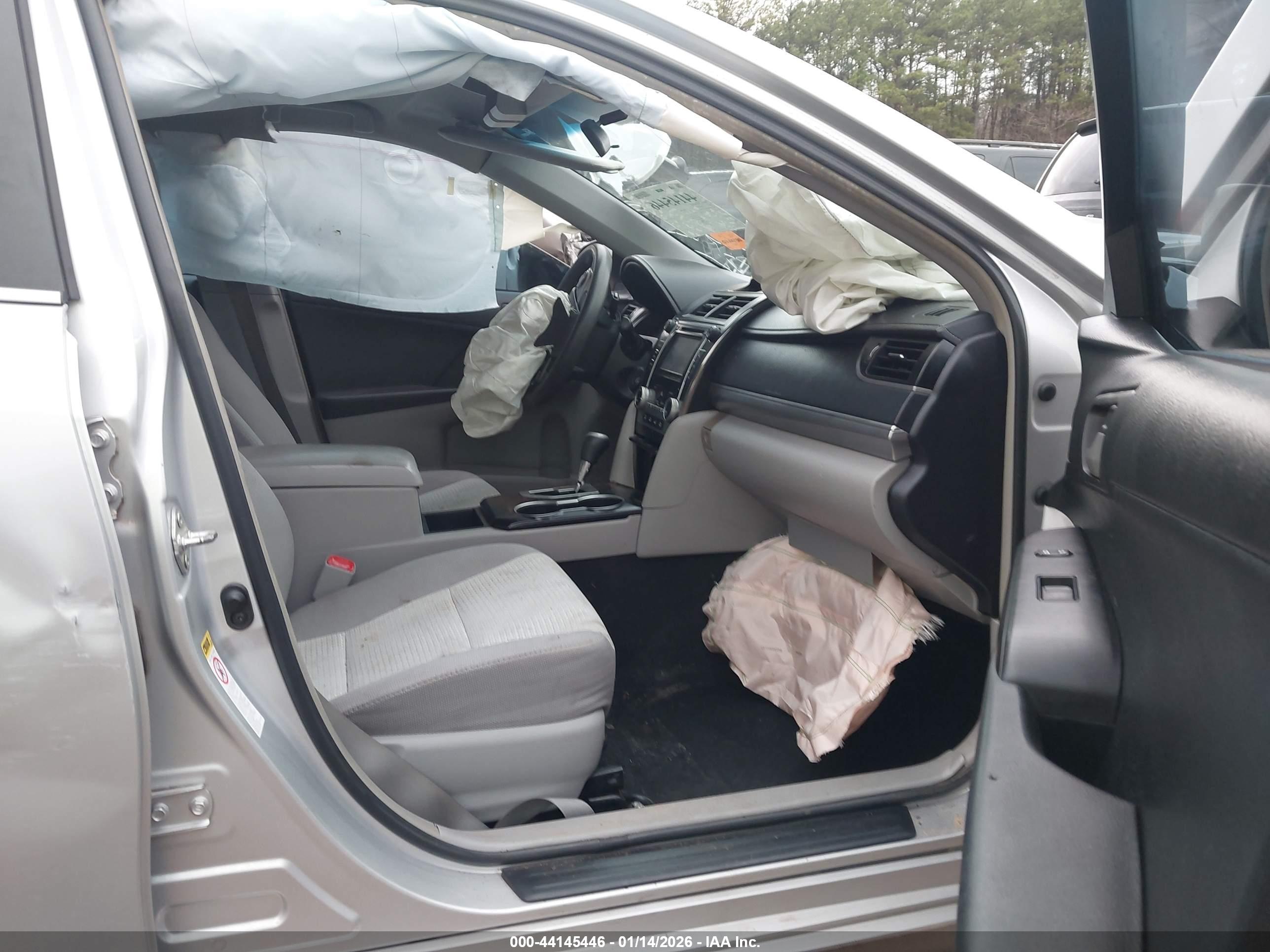 TOYOTA CAMRY image 5