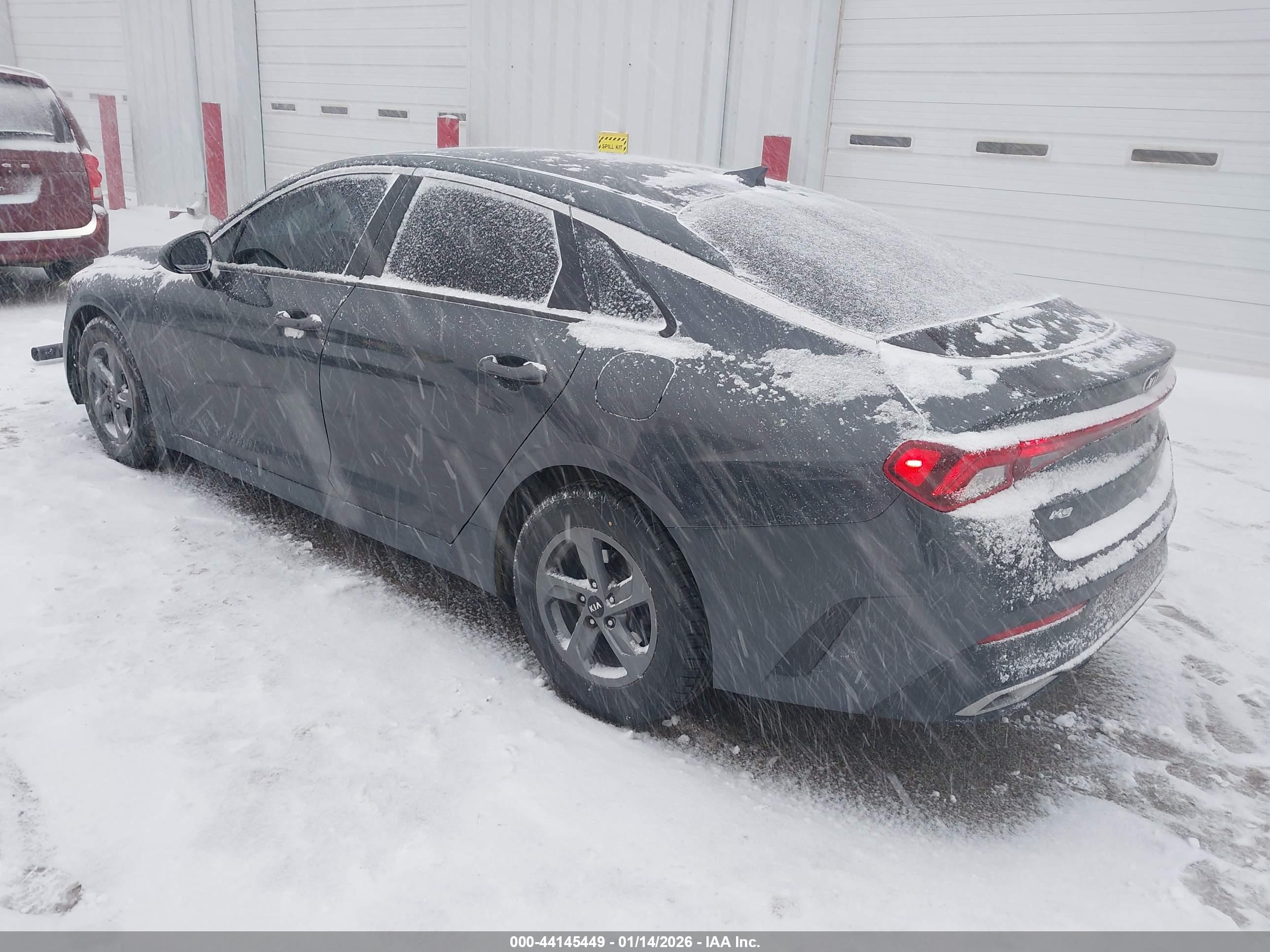 KIA K5 image 3