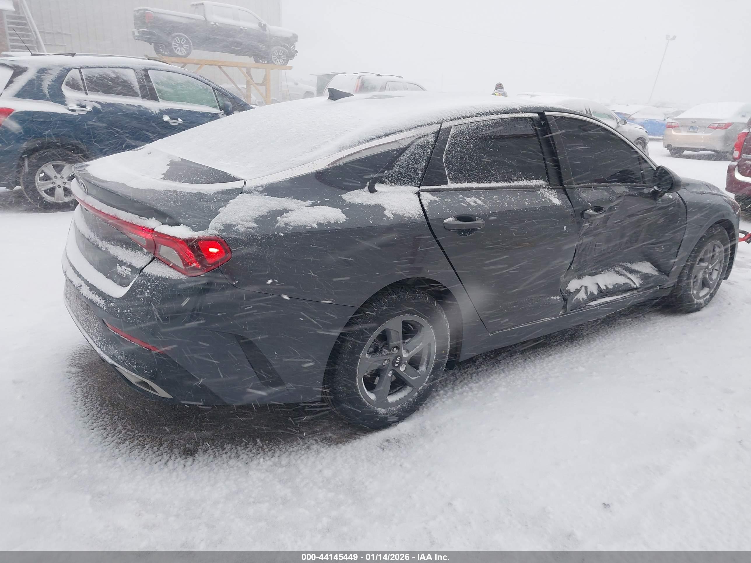 KIA K5 image 4
