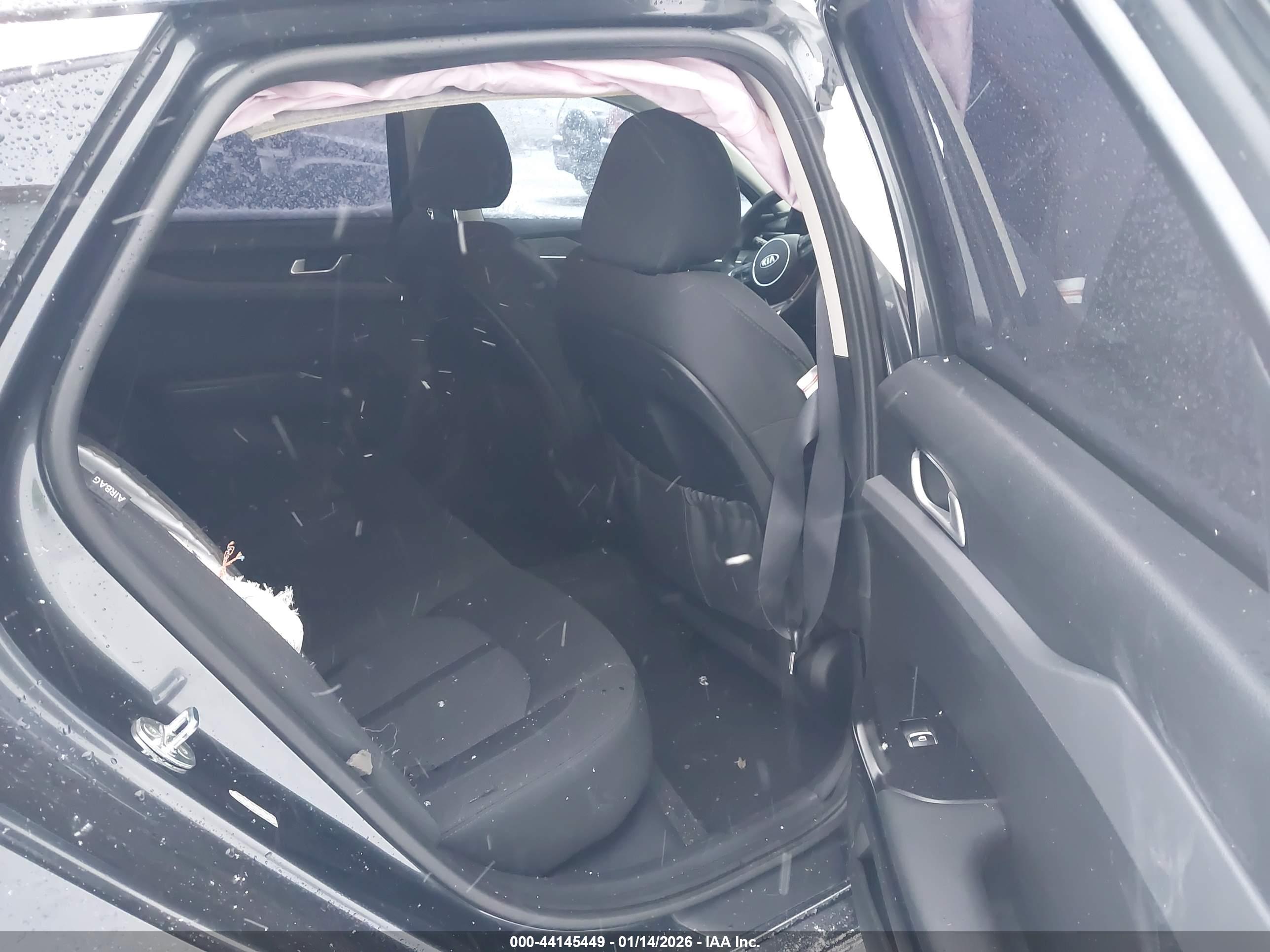 KIA K5 image 8