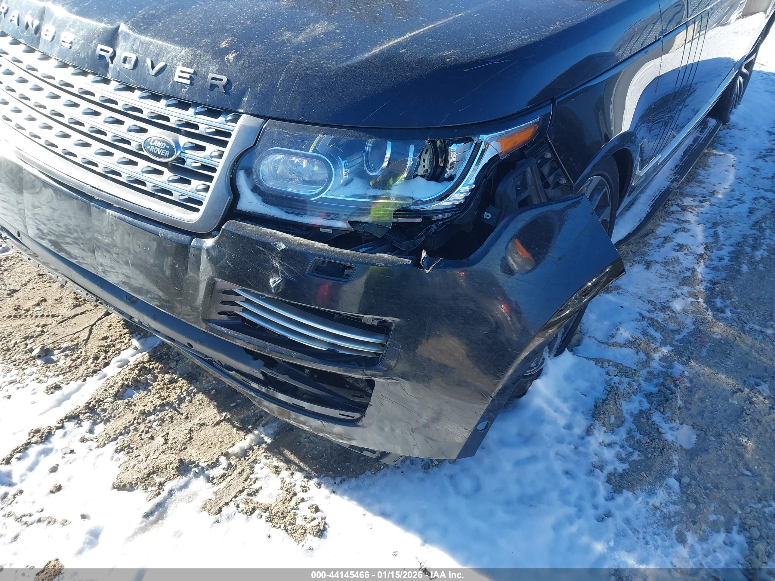 LAND ROVER image 6
