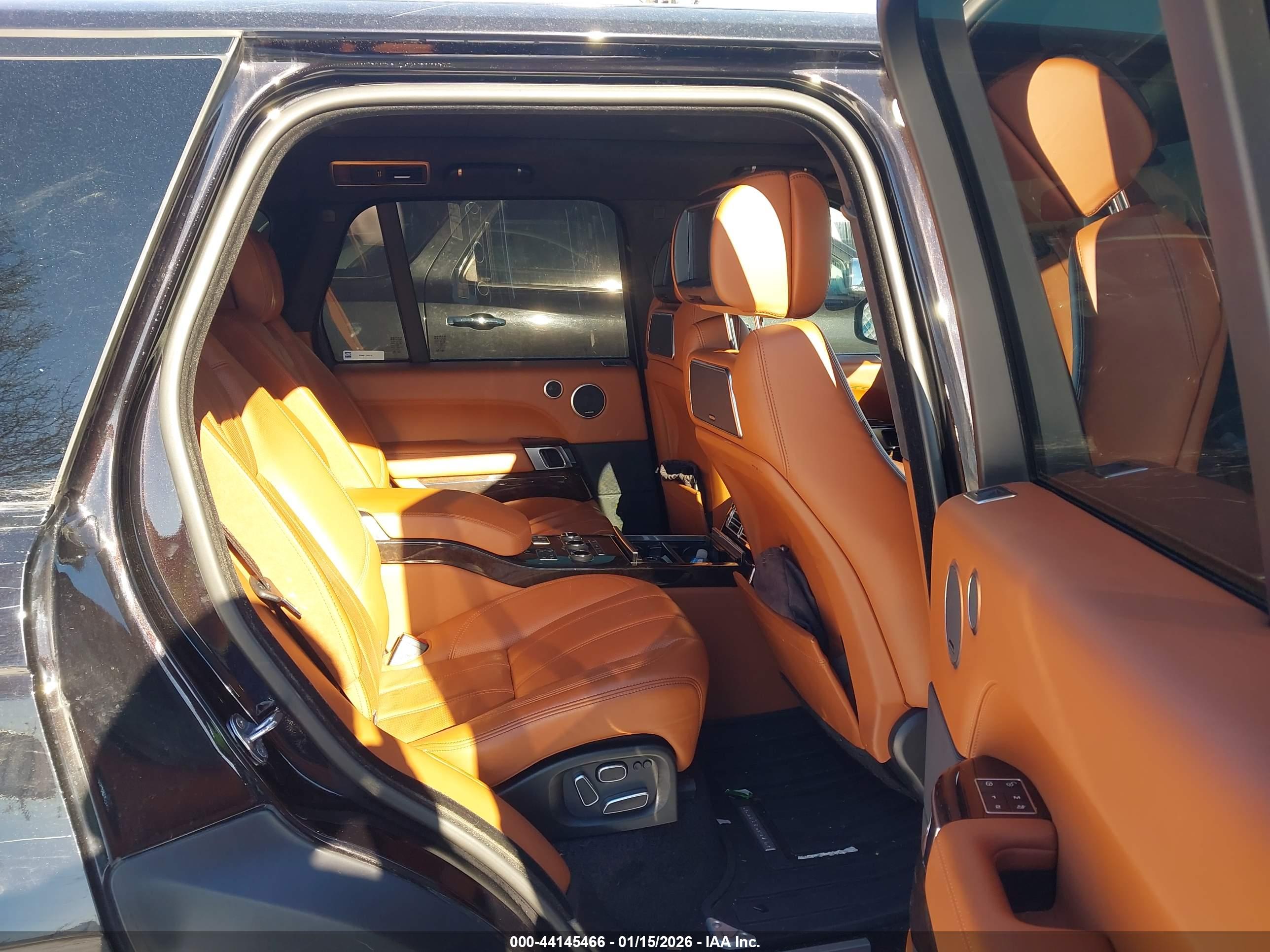 LAND ROVER image 8
