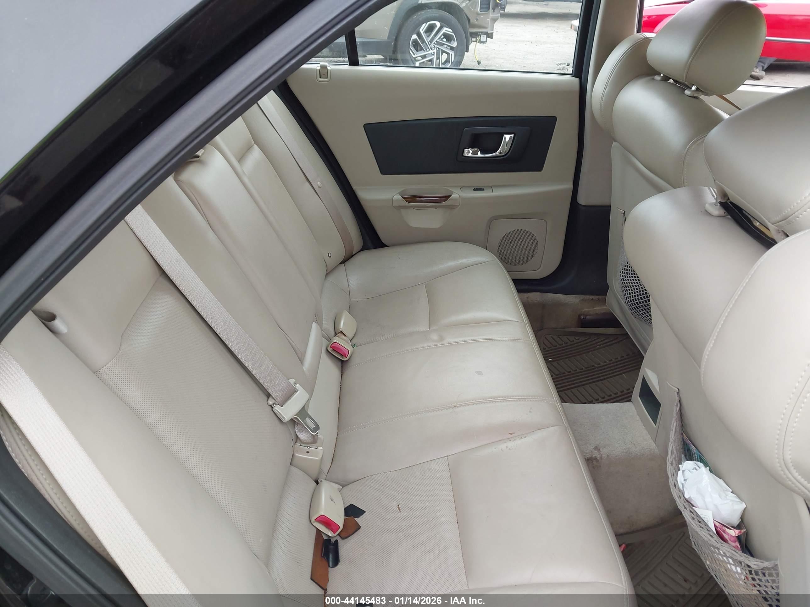 CADILLAC CTS image 8