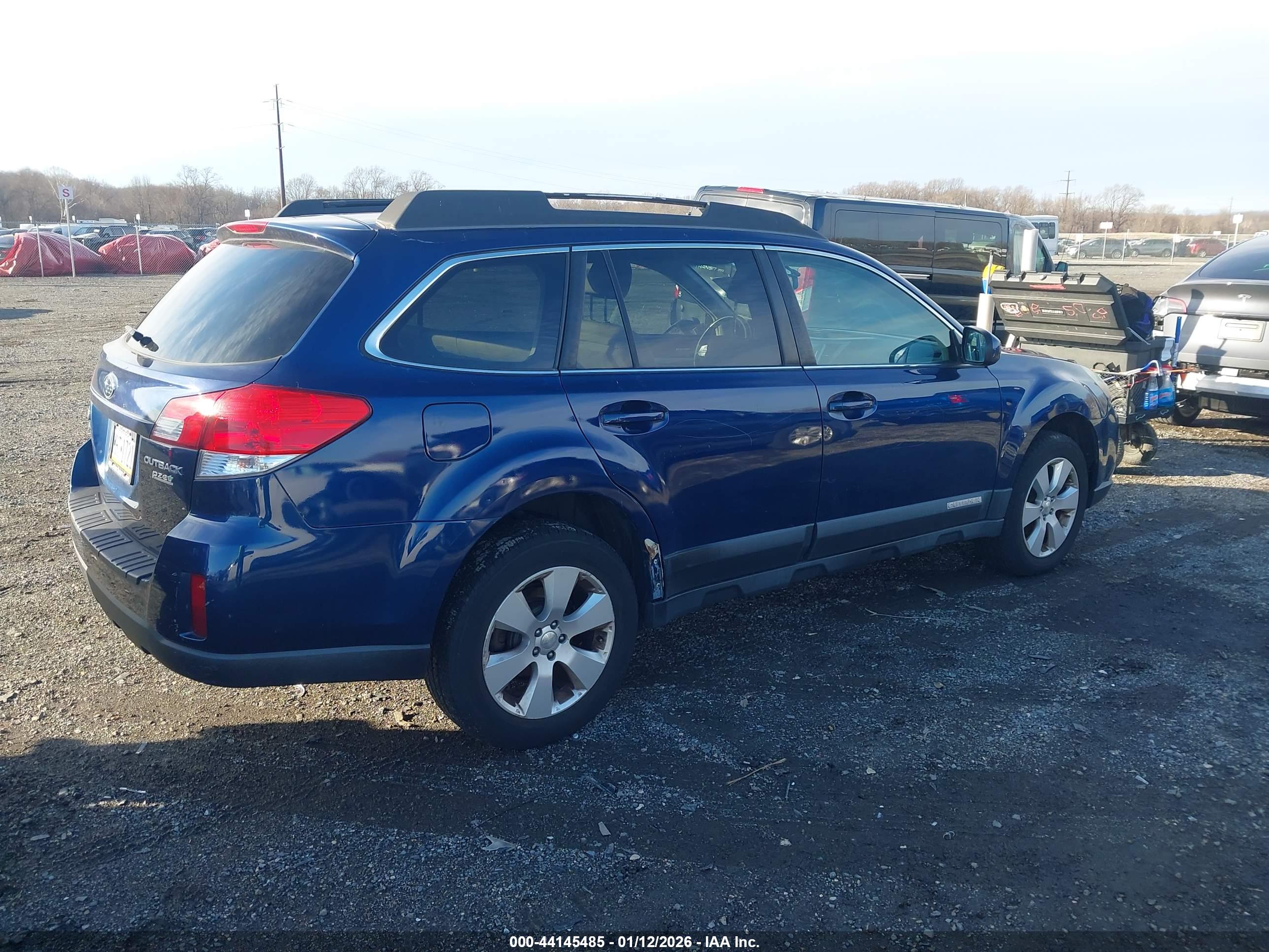 SUBARU OUTBACK image 4