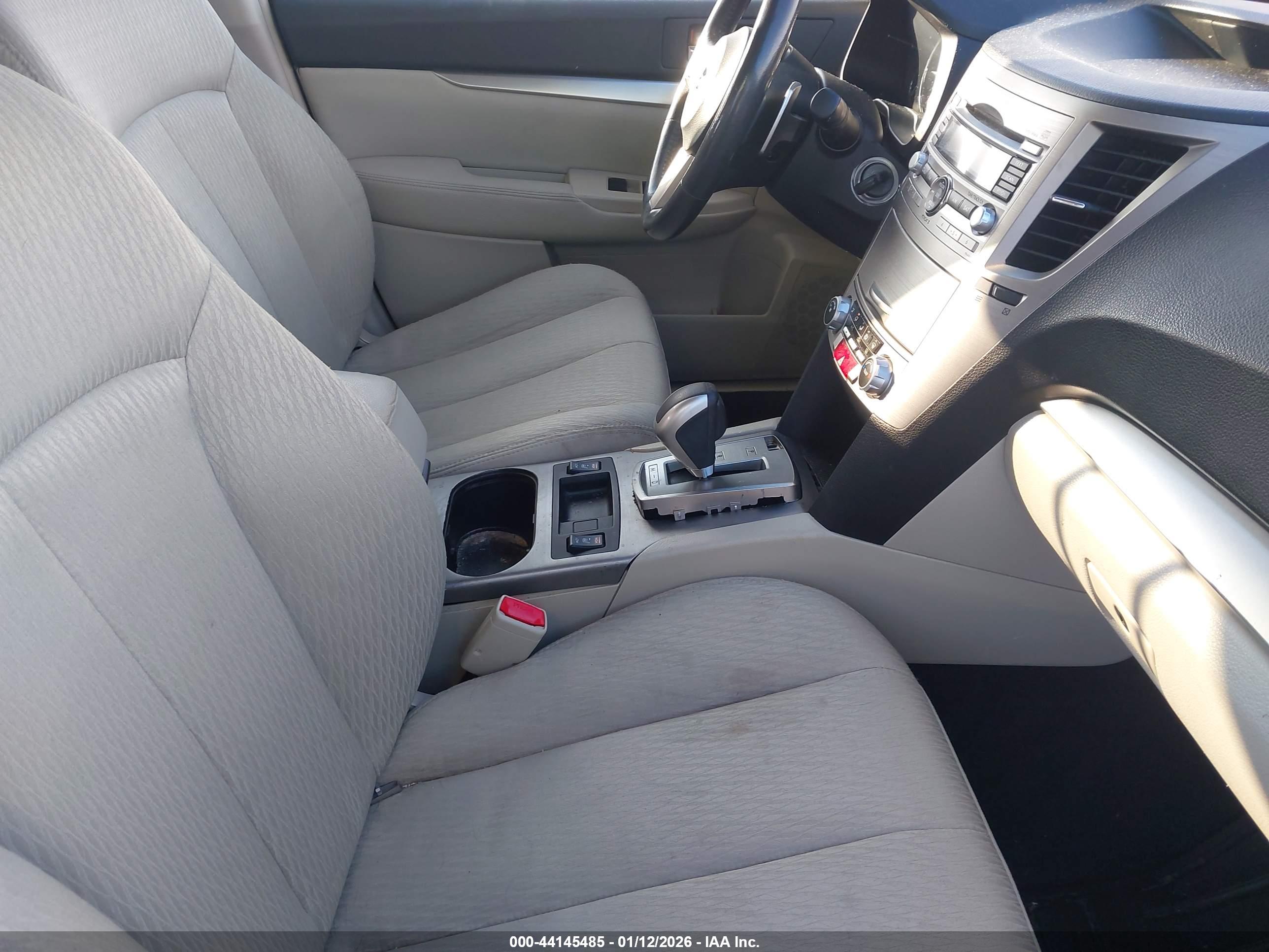 SUBARU OUTBACK image 5