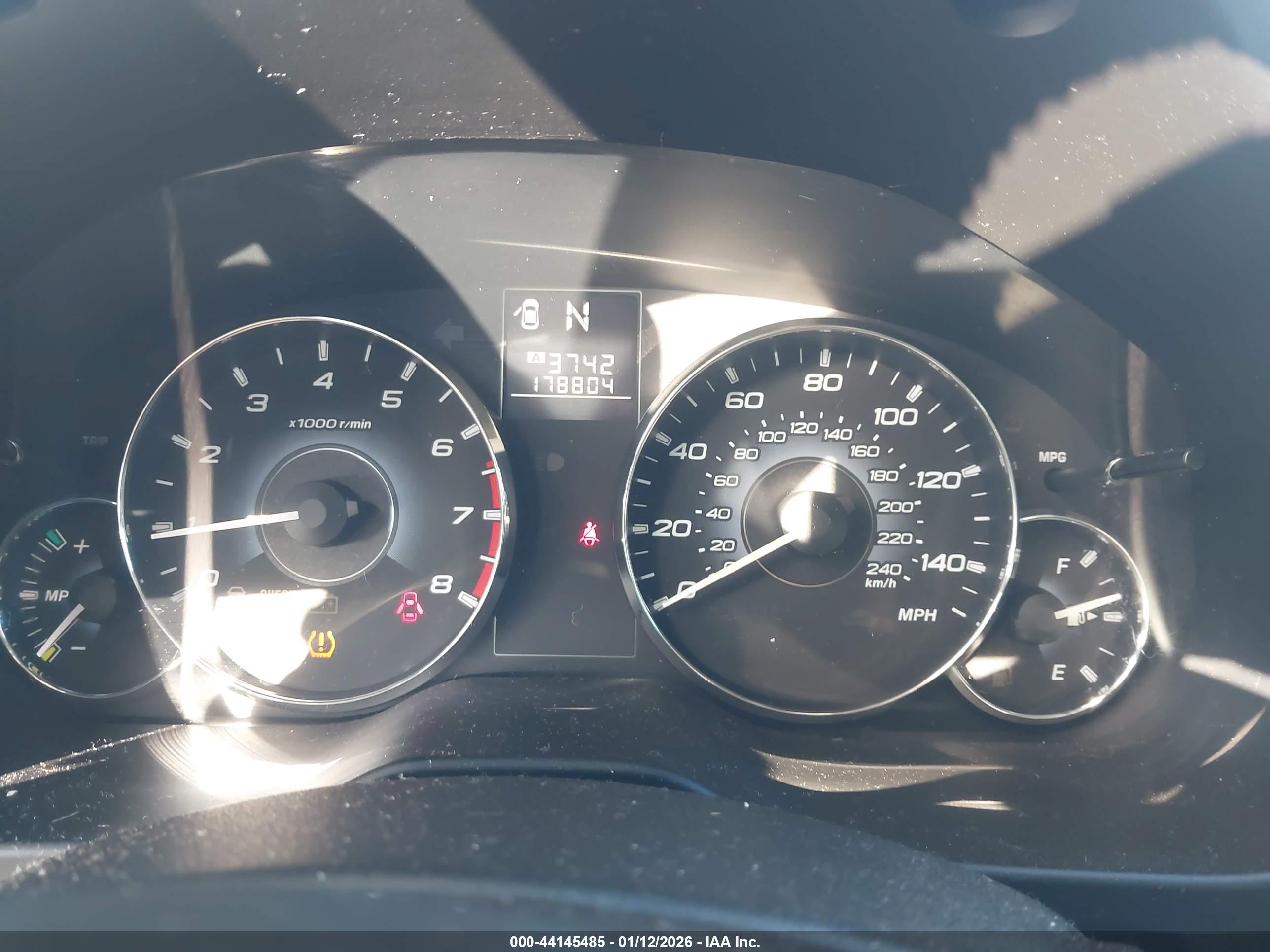 SUBARU OUTBACK image 7