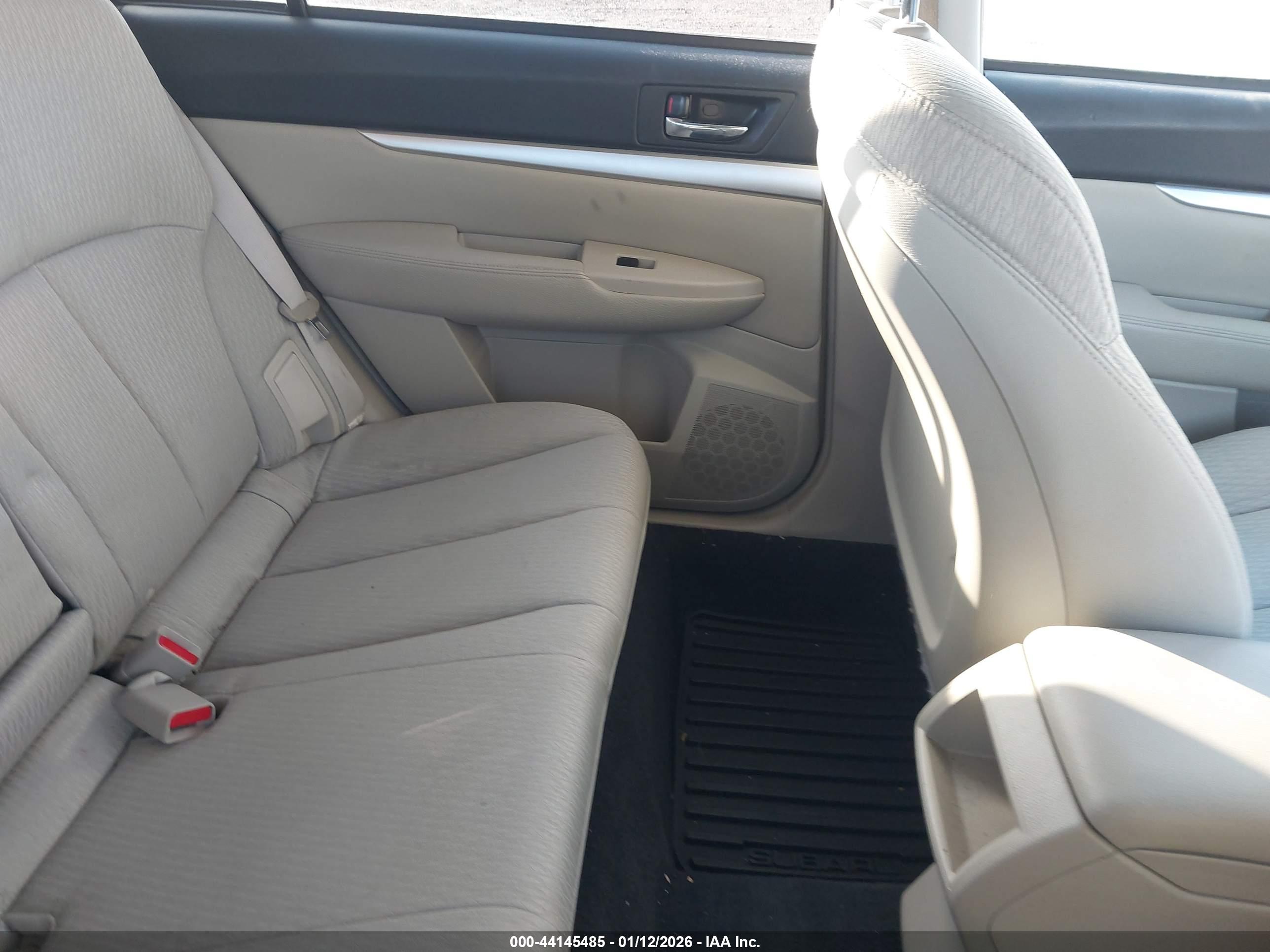 SUBARU OUTBACK image 8