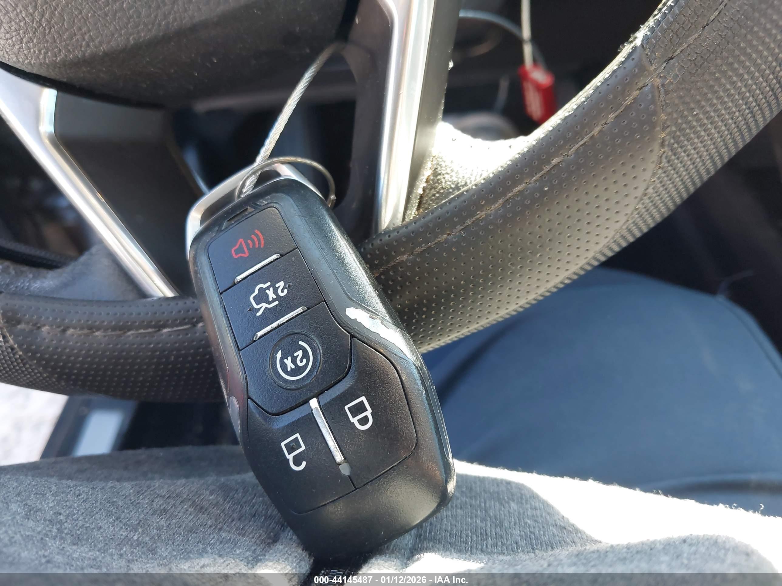FORD FUSION image 11