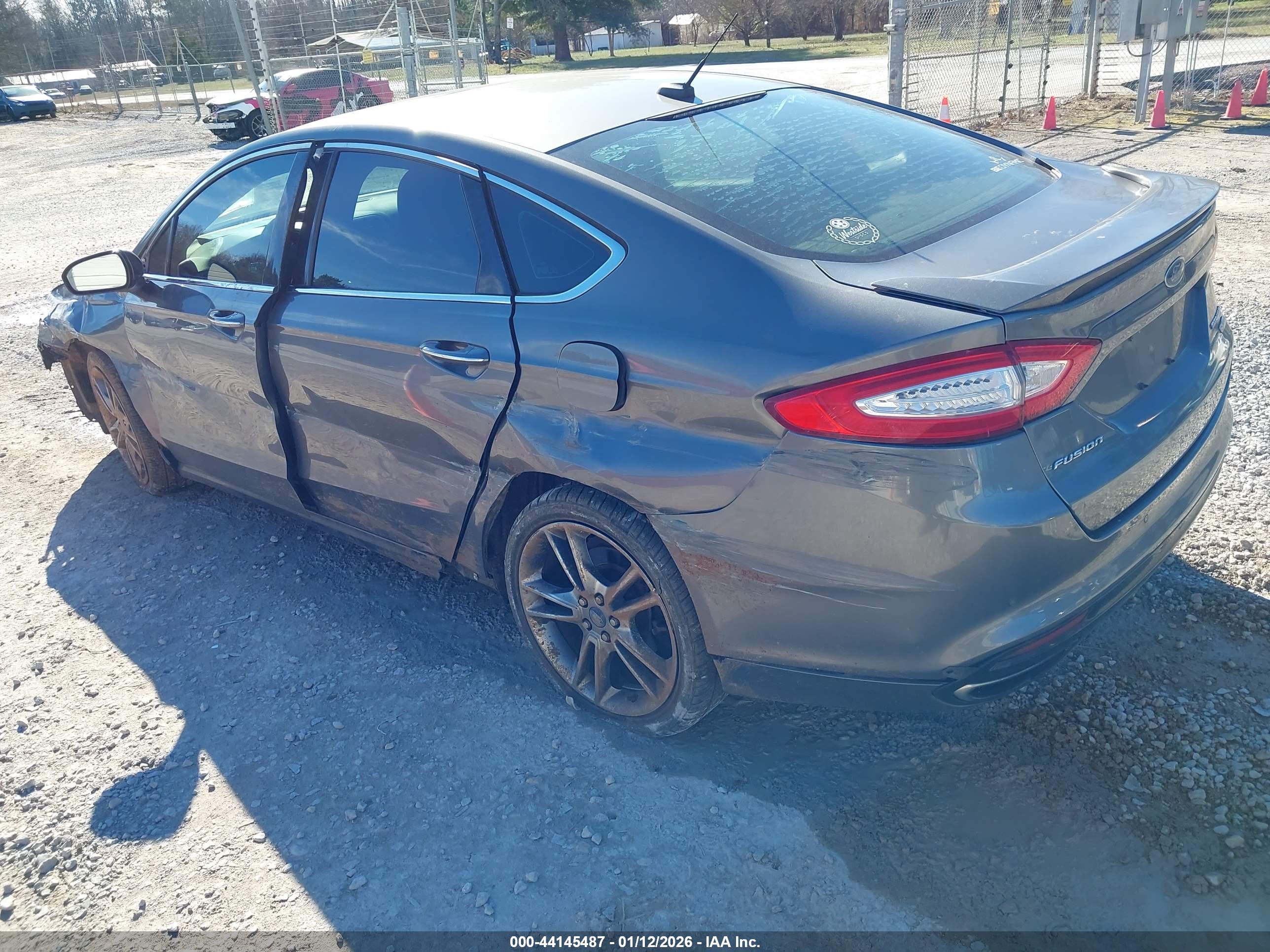 FORD FUSION image 3