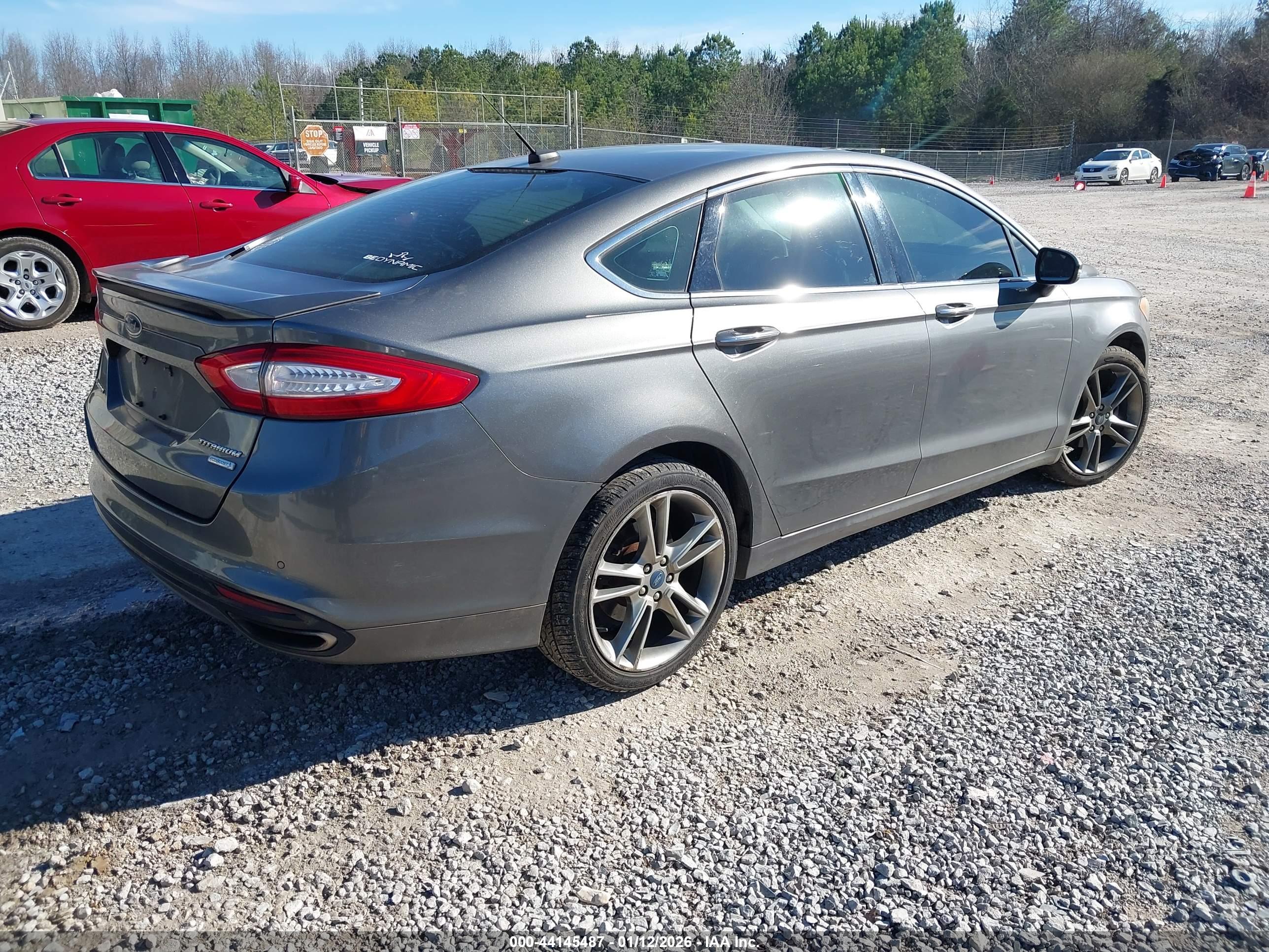 FORD FUSION image 4