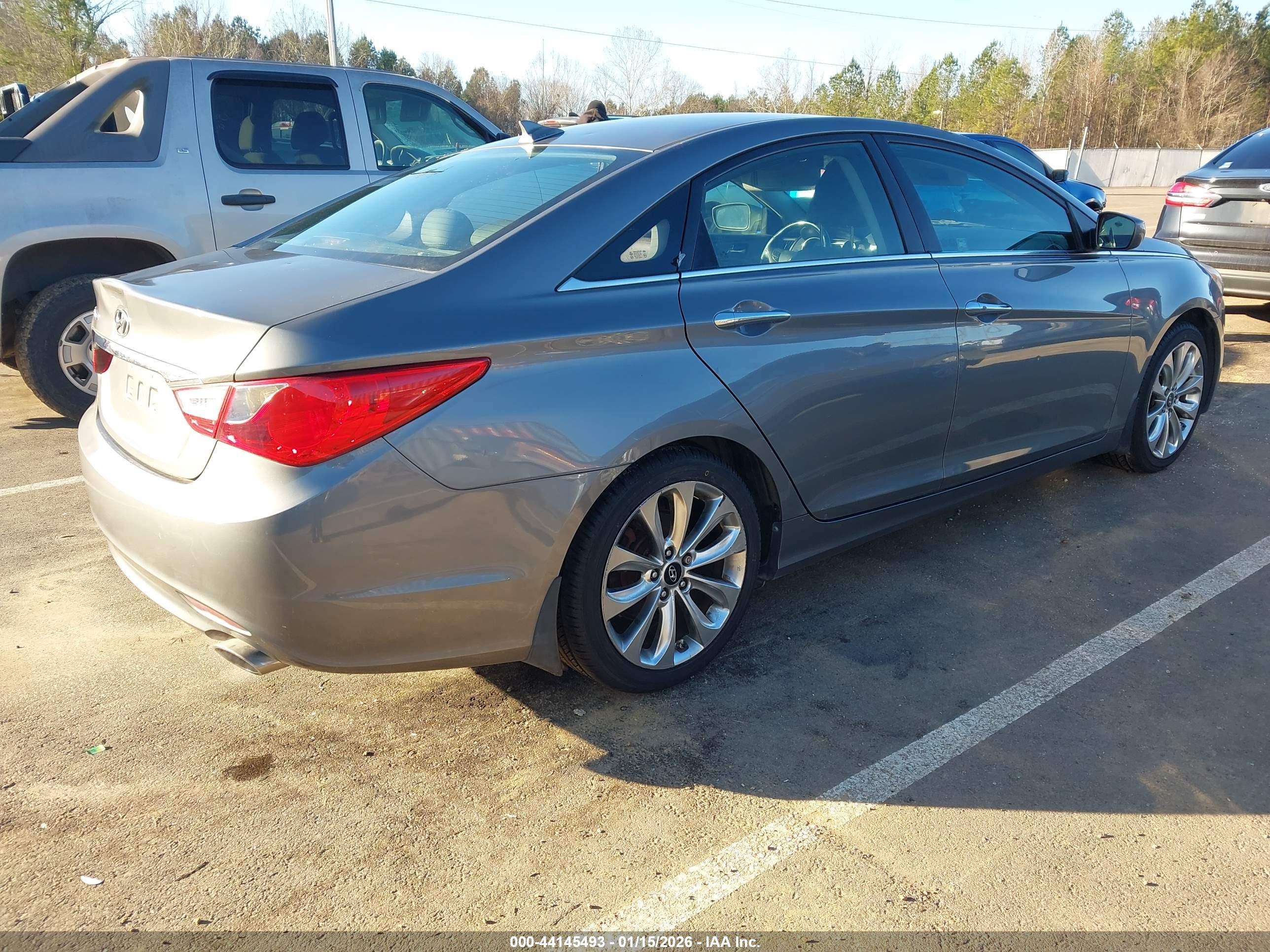 HYUNDAI SONATA image 4