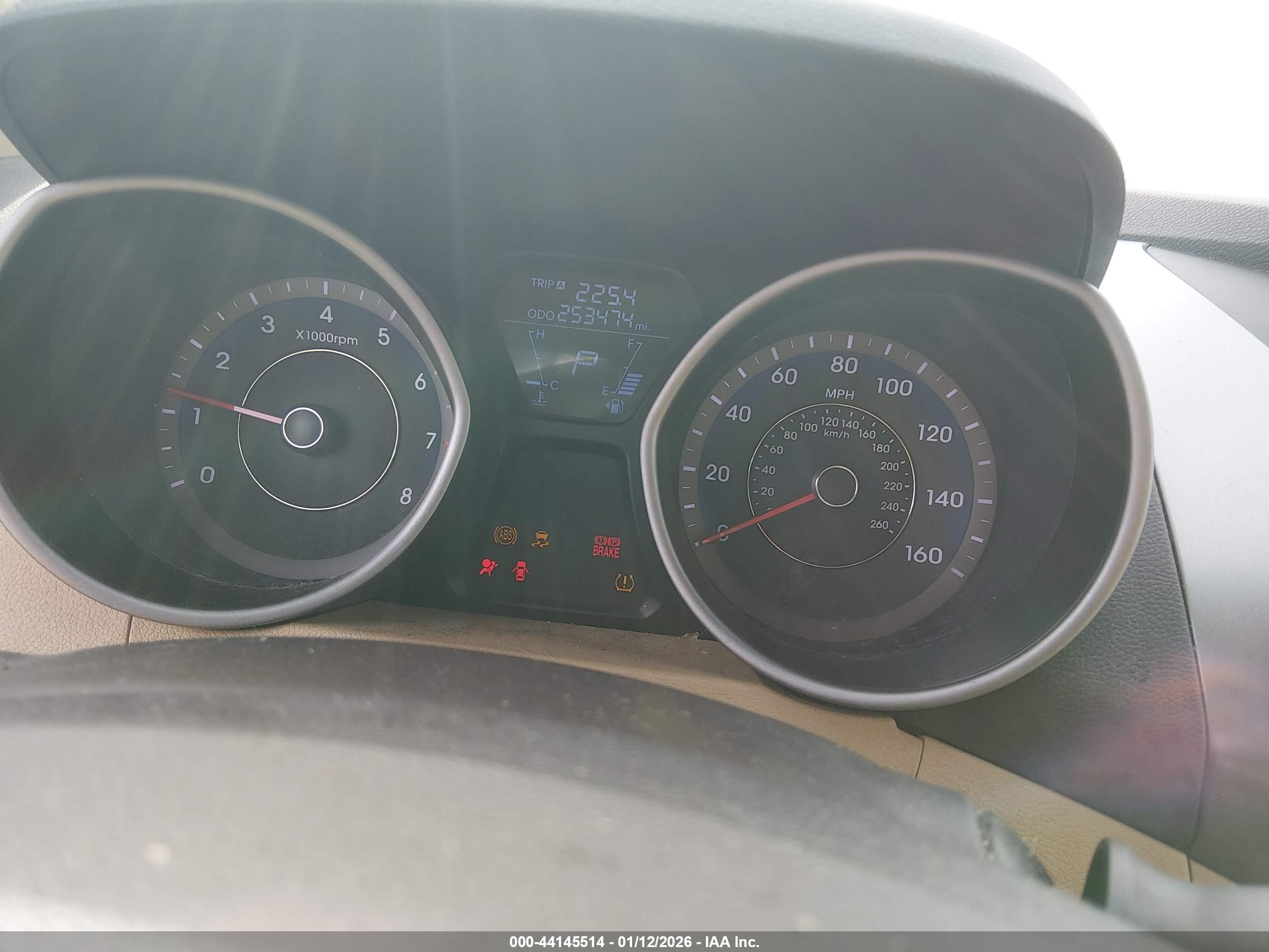 HYUNDAI ELANTRA image 7