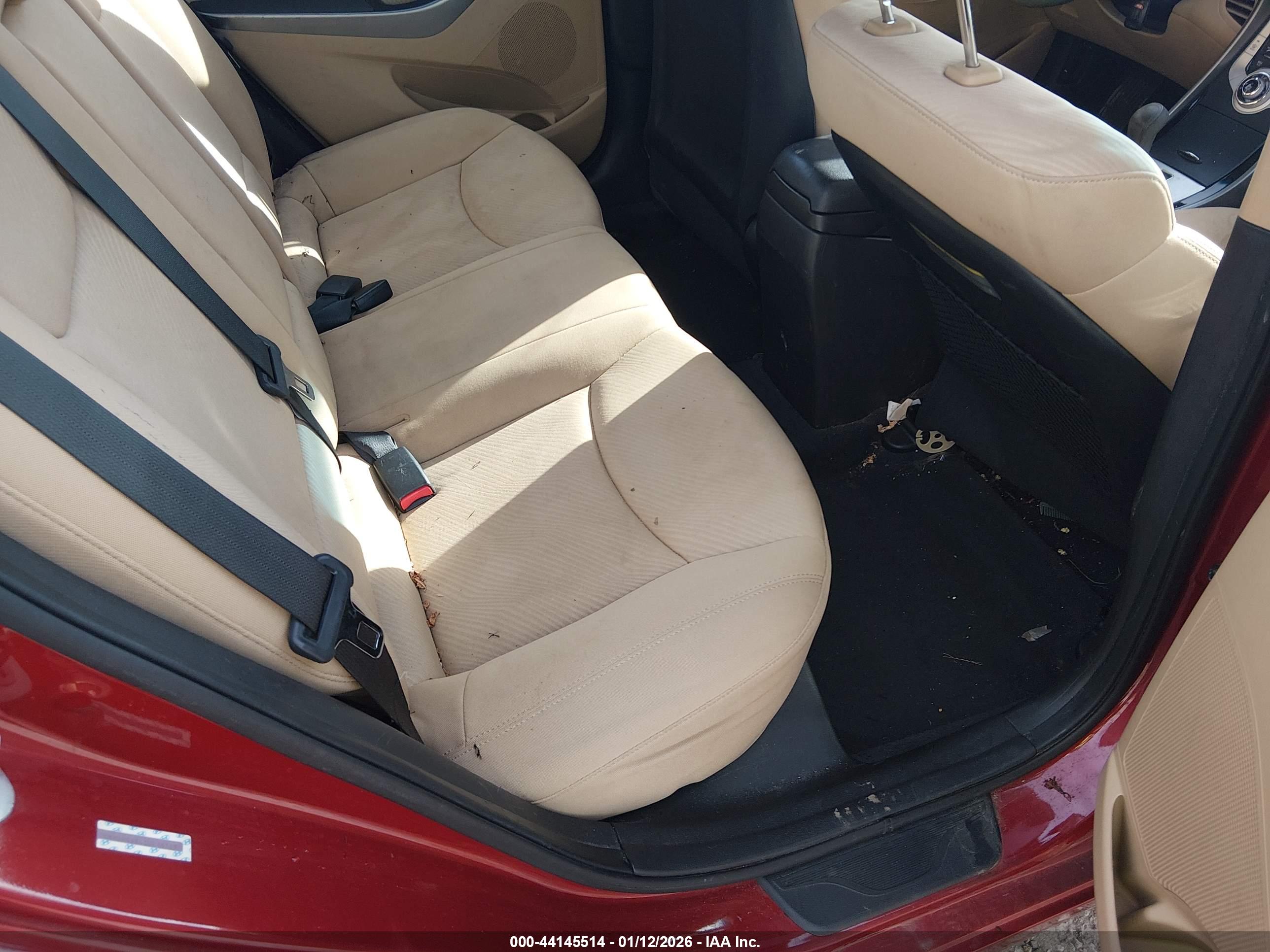 HYUNDAI ELANTRA image 8