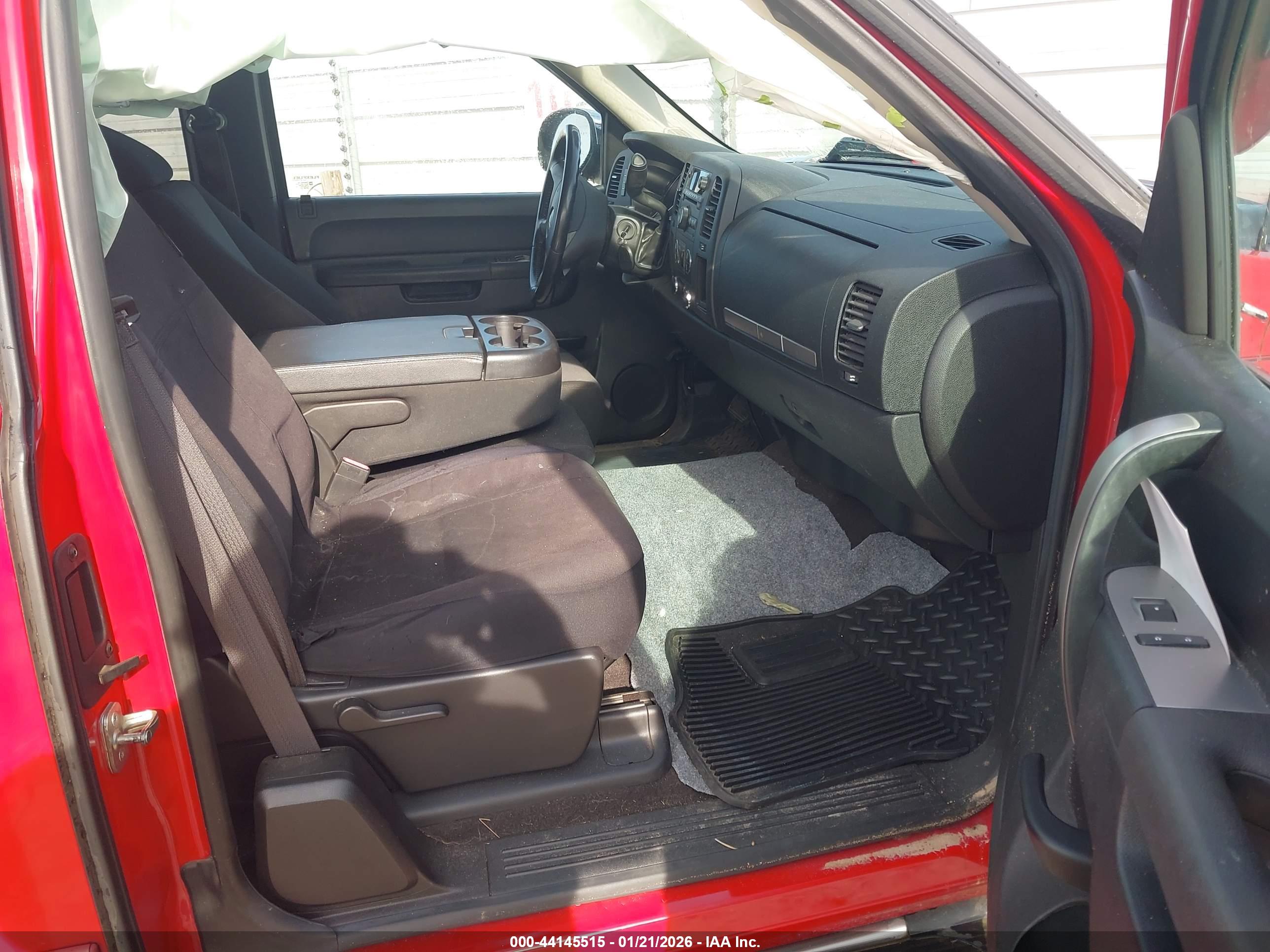CHEVROLET SILVERADO image 5