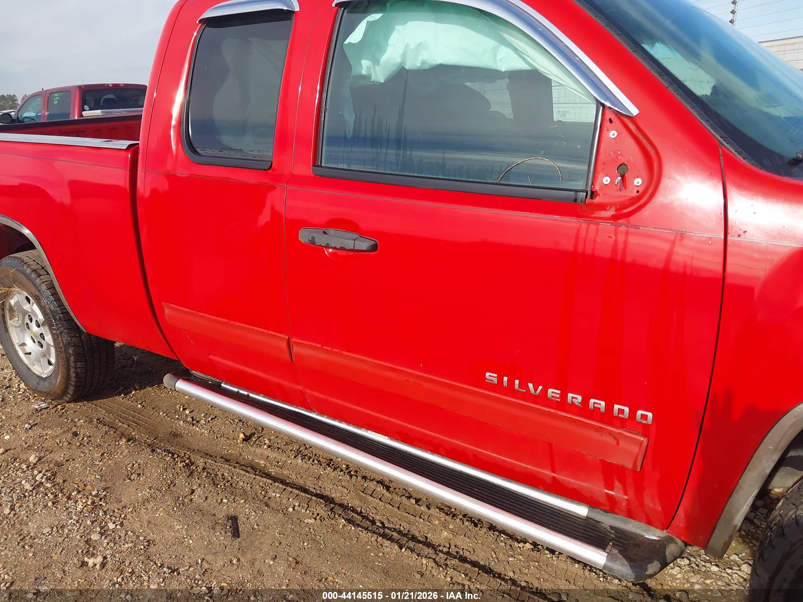 CHEVROLET SILVERADO image 6