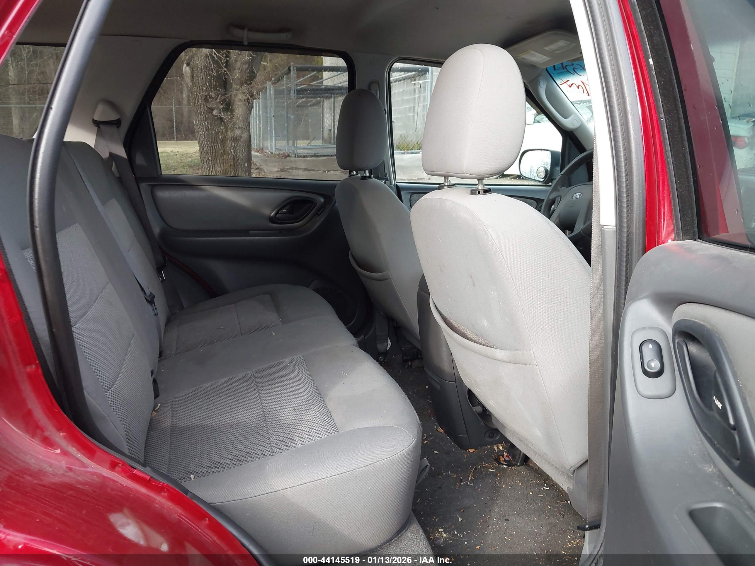 FORD ESCAPE image 8